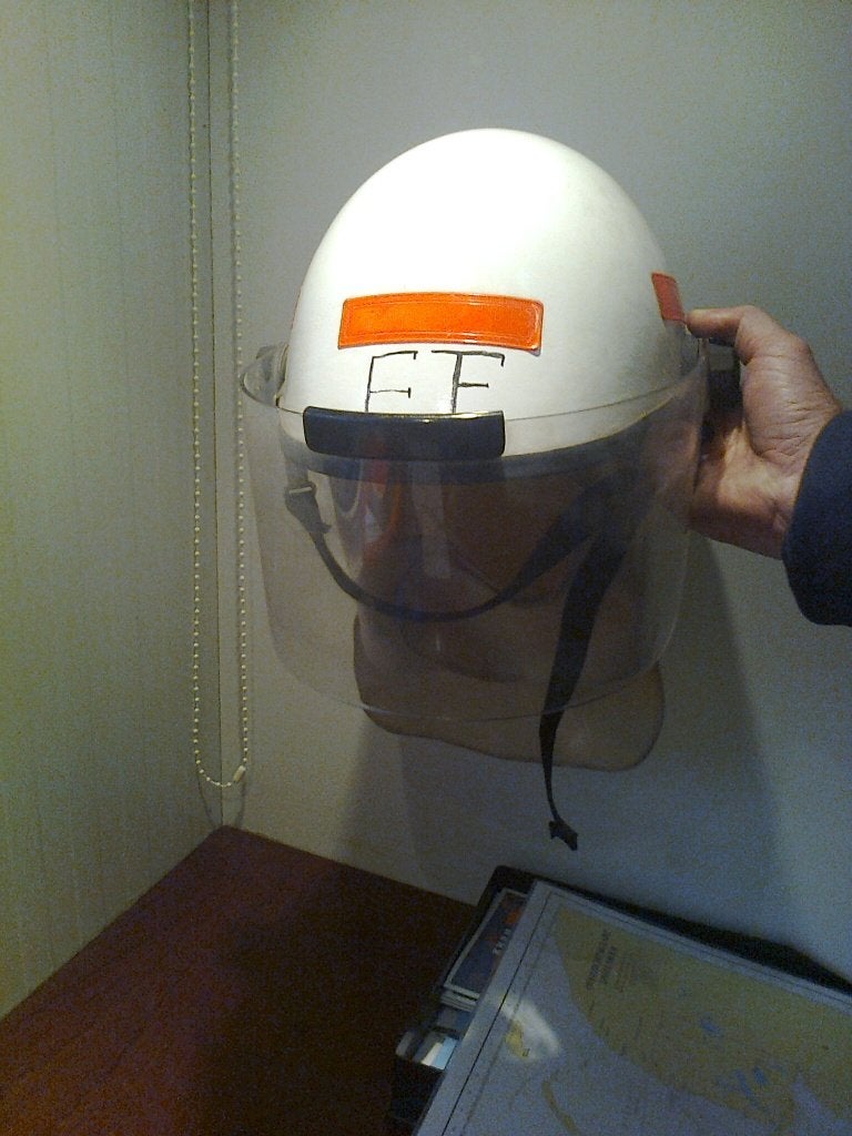 Brandweerhelm BHV oud model te koop, Ophalen of Verzenden, Gebruikt