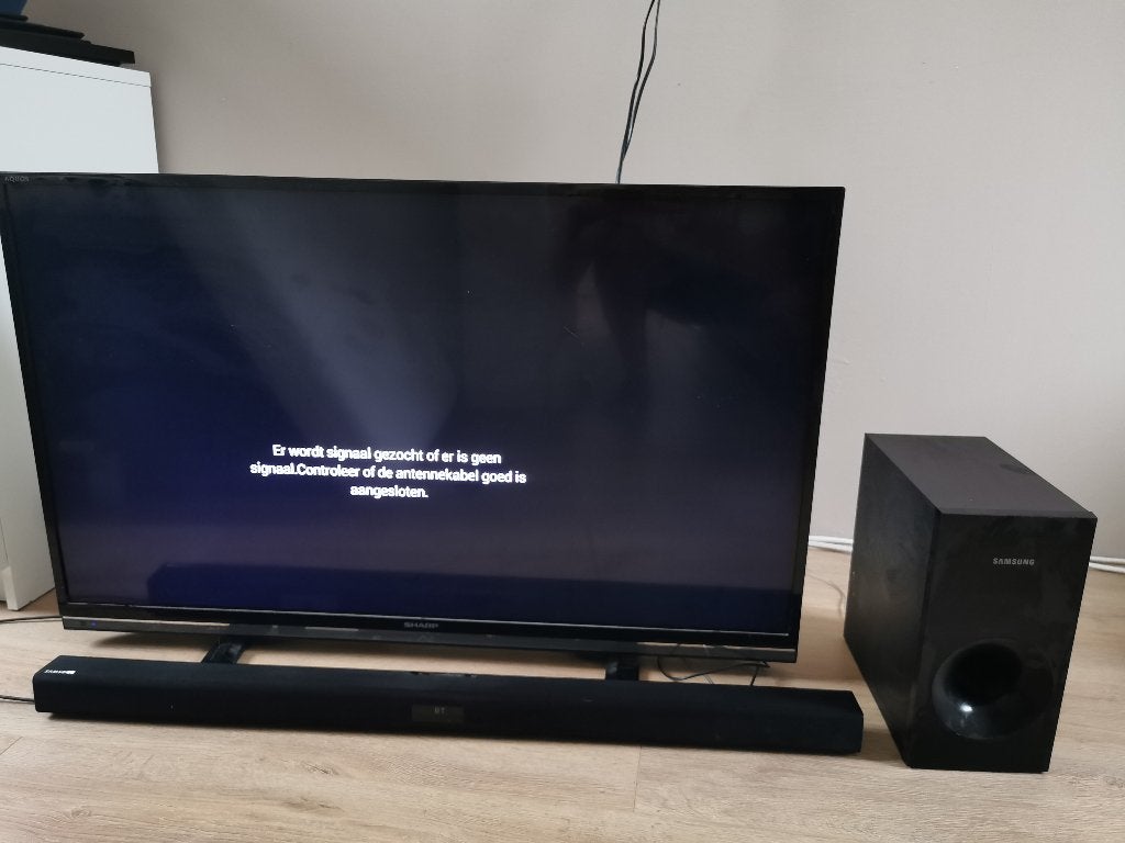 Sharp 42 inch lcd tv + Samsung hw j355 soundbar, Ophalen, Gebruikt, 50 Hz, LCD
