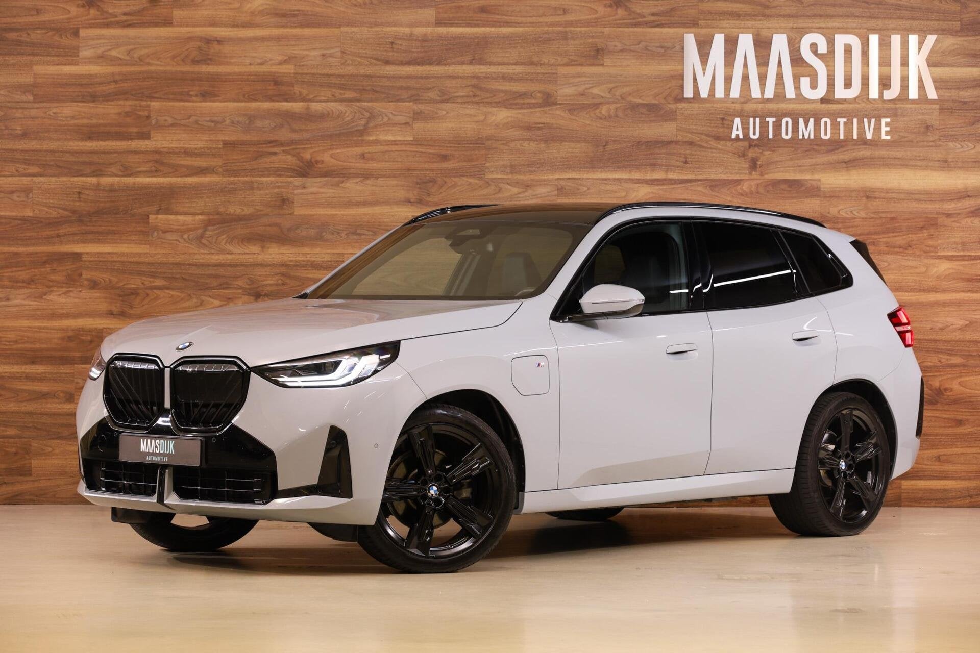 BMW X3 30e xDrive M-Sport|Pano|Leder|Elek. Stoelen|Trekhaak|, Auto's, Automaat, 1998 cc, Gebruikt, Zwart