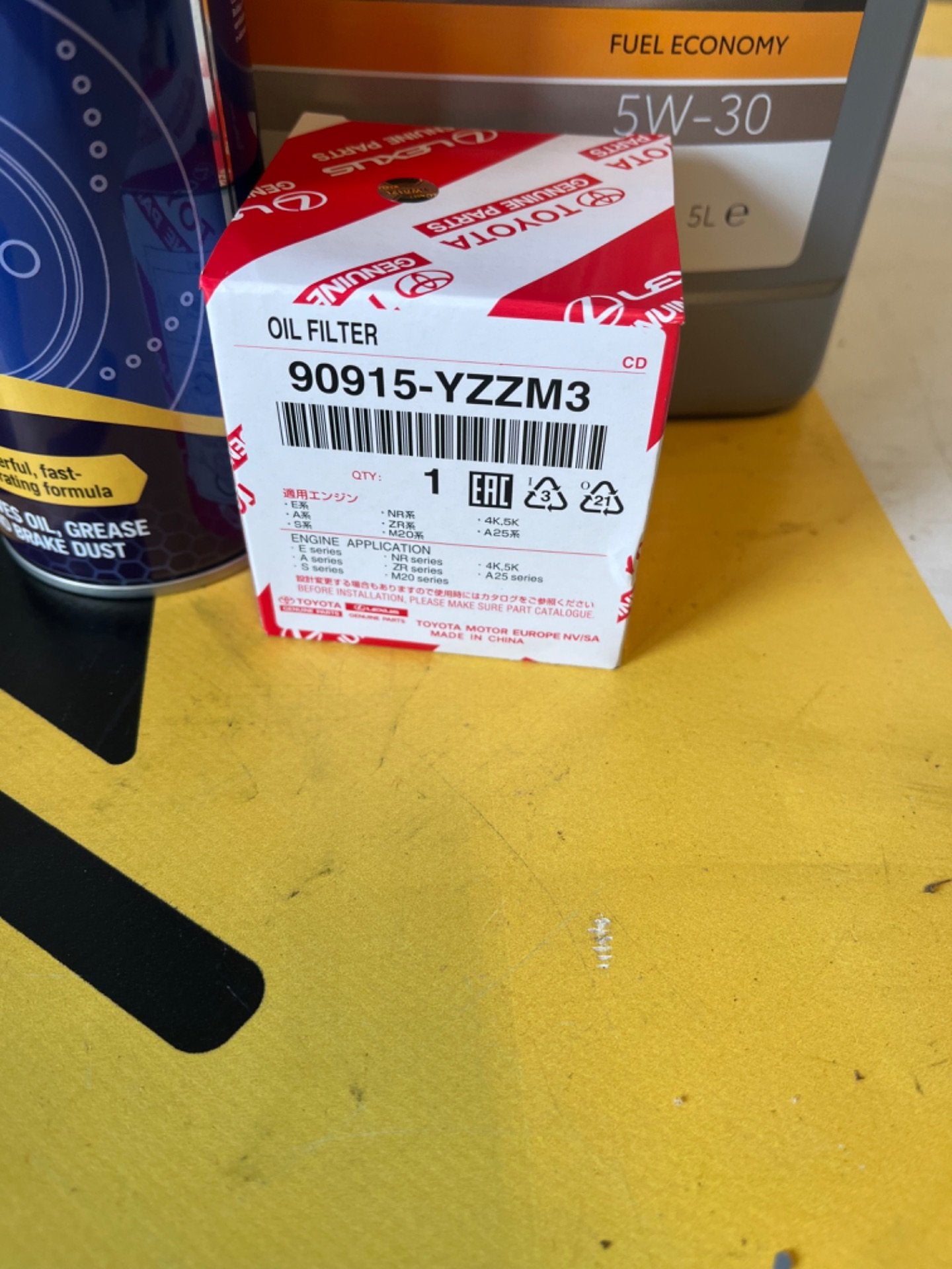Olie Beurt 5W30 5 Liter plus Filter remreiniger c1 108 Aygo, Info@fabrikant.eu, Fabrikantstraat 1
1000 AA  Amsterdam, NL, Ophalen of Verzenden