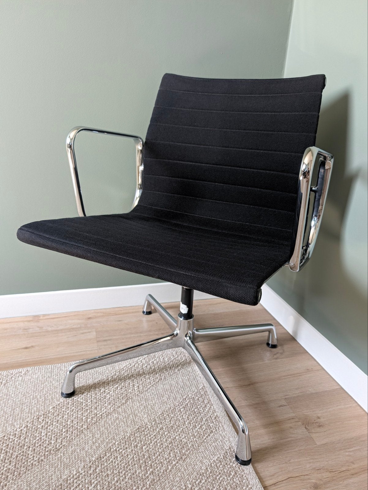 Vitra Eames EA 108 Bureaustoel - Chroom & Hopsack, Ophalen of Verzenden, Gebruikt, Zwart, Bureaustoel