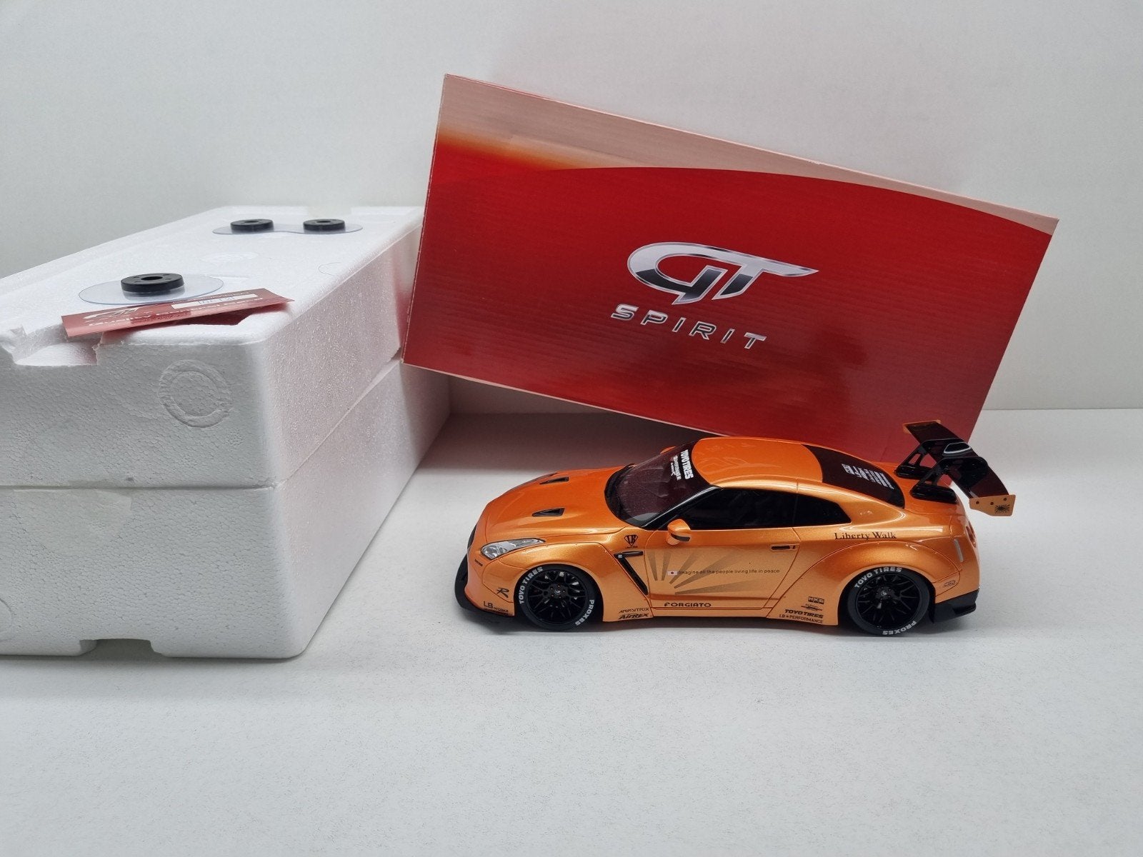 Gt Spirit Nissan Skyline GT-R R35 LB Works 1/999 1:18, Ophalen of Verzenden, Zo goed als nieuw, Auto