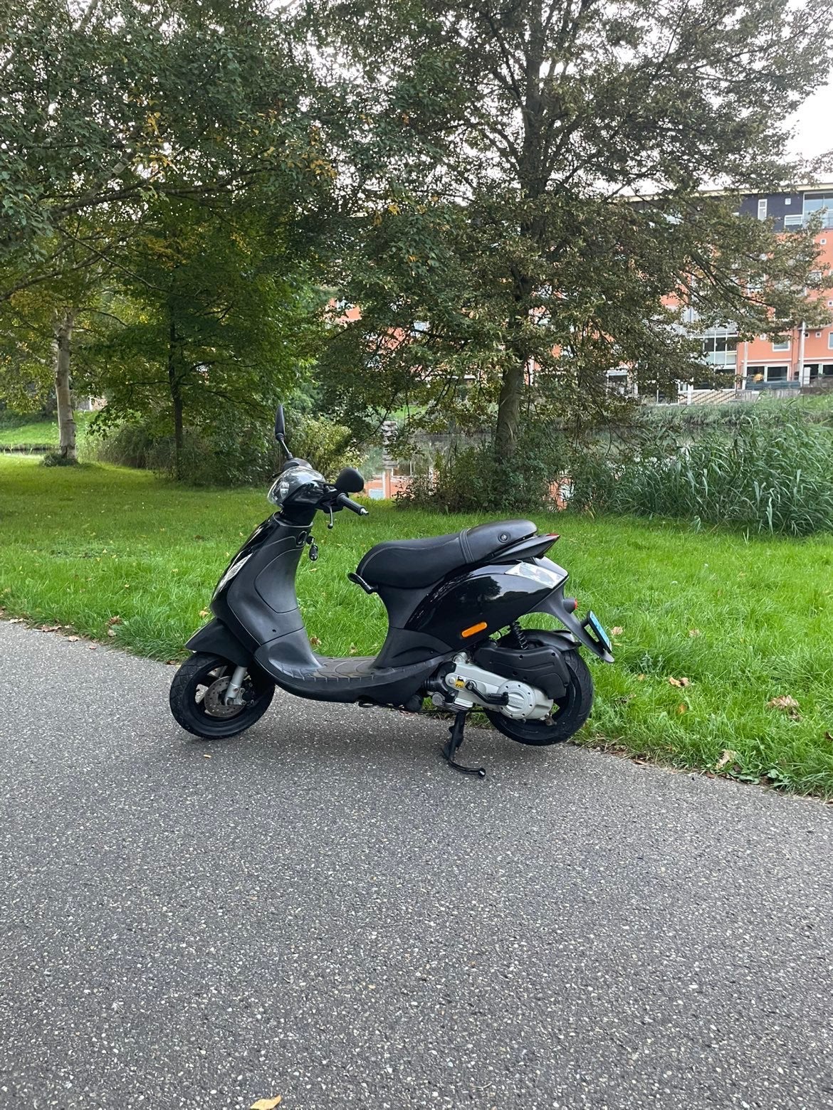 Piaggio zip 50 cc, Fietsen en Brommers, Ophalen, Zip, Zo goed als nieuw, Benzine