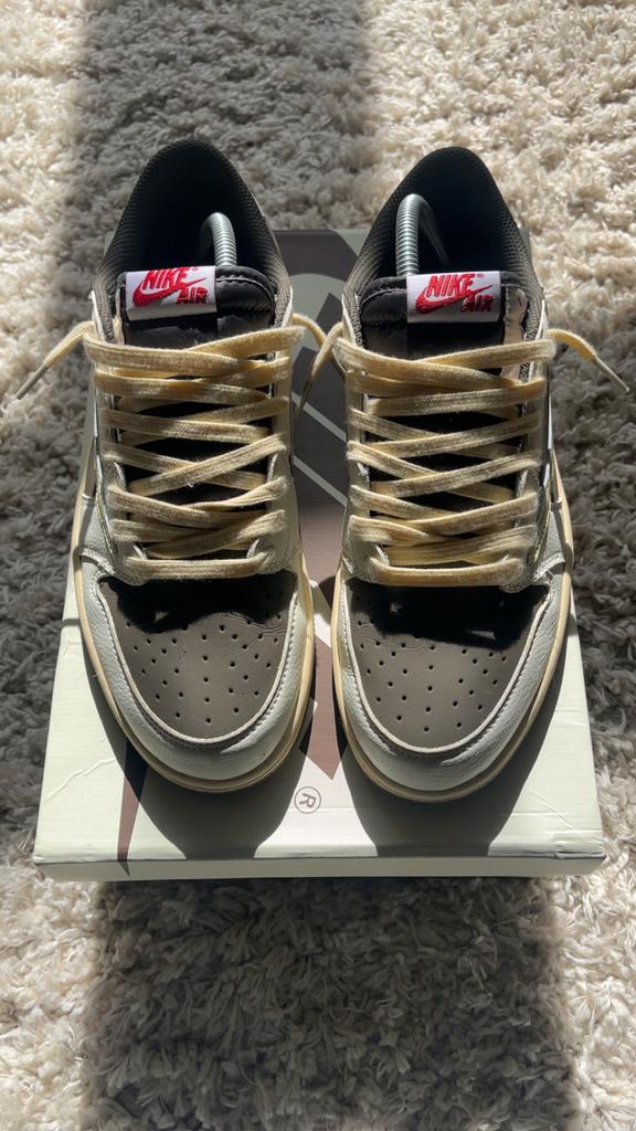 Travis Scott x Nike Air Jordan 1 Low Reverse Mocha Maat 43, Kleding | Heren, Schoenen, Sneakers of Gympen, Bruin, Verzenden