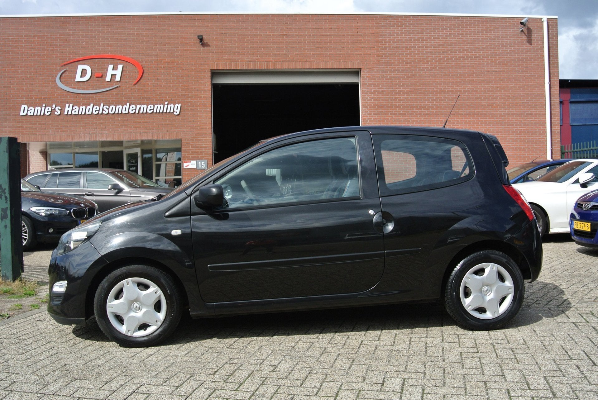 Renault Twingo 1.2 16V Parisienne airco apk 09-08-2027 inrui, Auto's, Renault, Voorwielaandrijving, Twingo, Gebruikt, Bluetooth