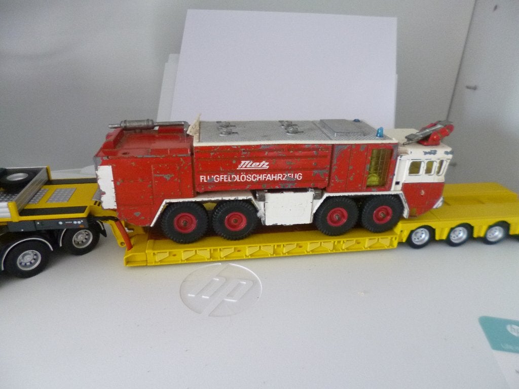 Vliegveldblusvoertuig Faun Siku, Hobby en Vrije tijd, Modelauto's | 1:50, Ophalen of Verzenden, Gebruikt, Bus of Vrachtwagen, SIKU