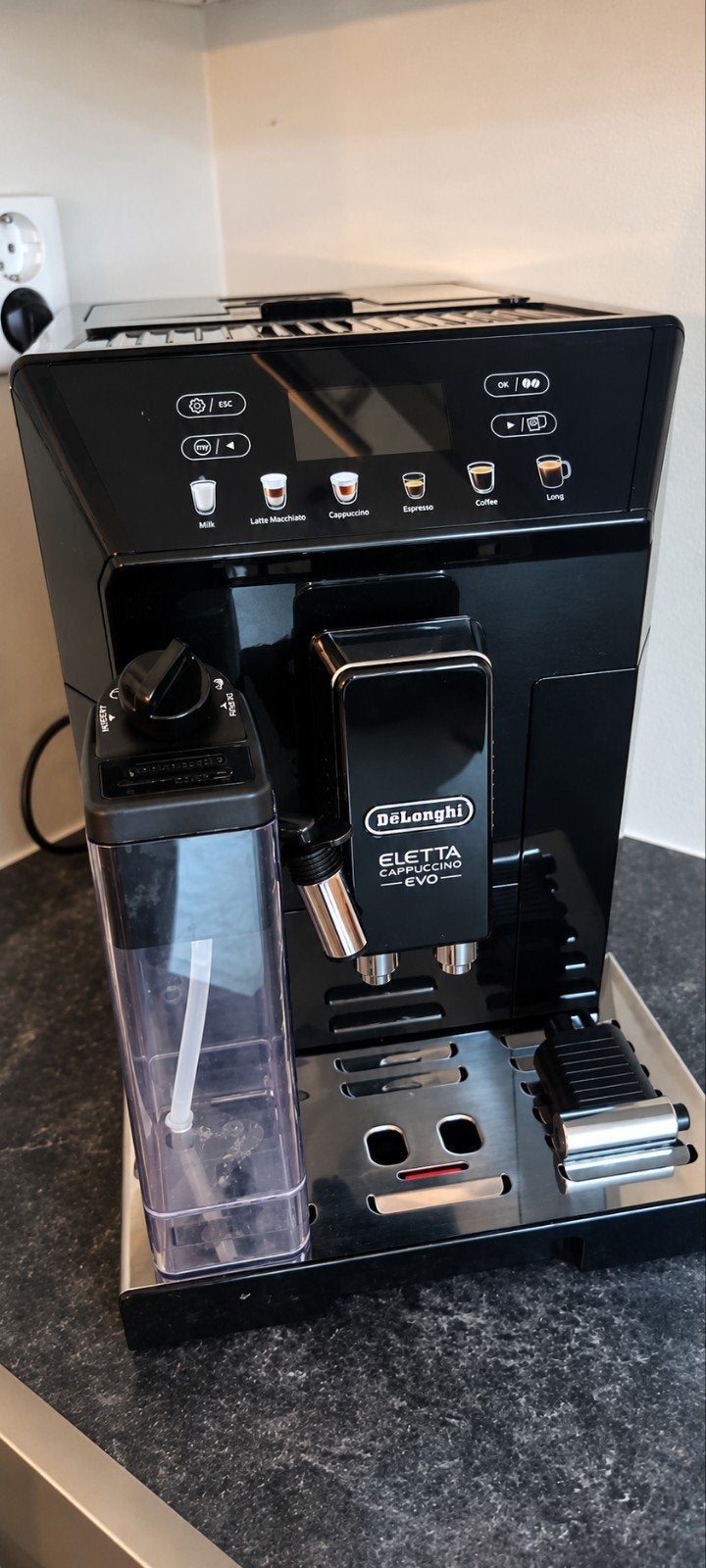 De'Longhi Eletta Cappuccino Evo, Espresso apparaat, 10 kopjes of meer, Zo goed als nieuw, Afneembaar waterreservoir