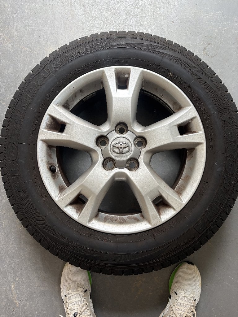 Toyota RAV4 (17'in)  velgen + Yokohama zomerbanden (5,3 mm), Ophalen, Gebruikt, Banden en Velgen, 17 inch
