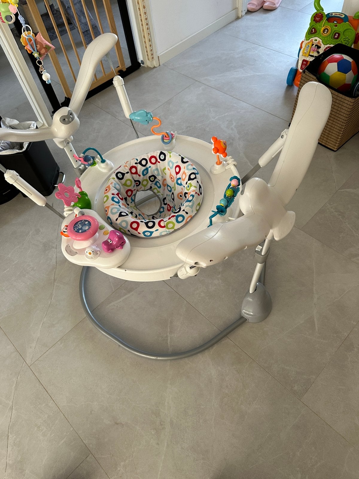 Baby Jumperoo / Activiteitencentrum met speelgoed, Ophalen, Zo goed als nieuw