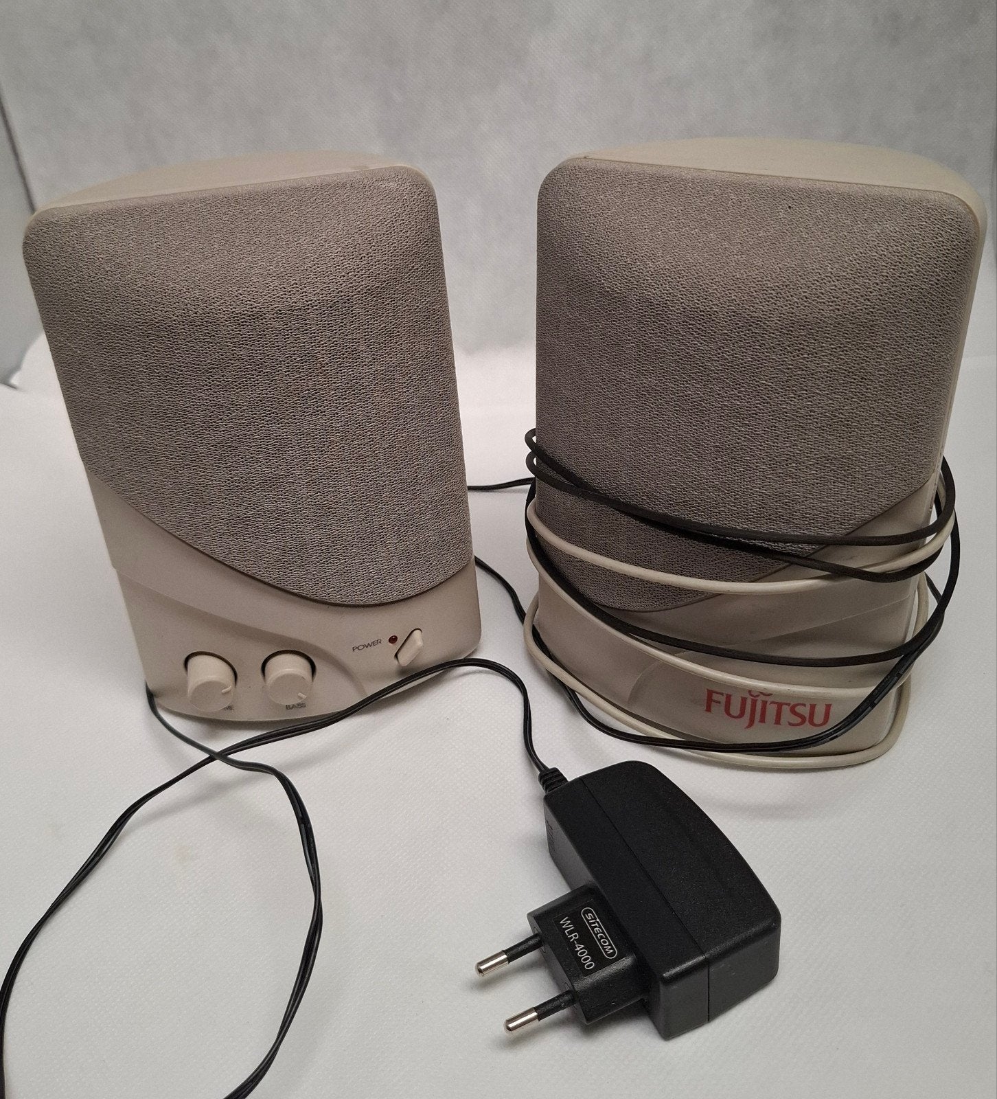 Fujitsu 2.0 Luidsprekerset - Compacte Desktop Speakers, Computers en Software, Pc speakers, Ophalen of Verzenden, Gebruikt, Audiokanaal 2