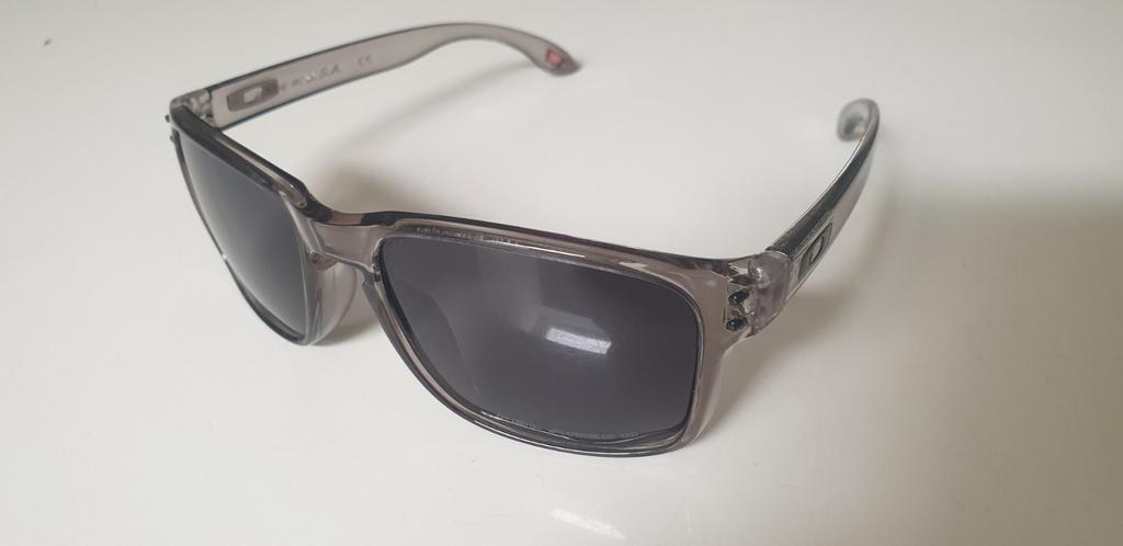 aangeboden in nieuwstaat verkerende oakley holbrook met pola, Sieraden, Tassen en Uiterlijk, Zonnebrillen en Brillen | Heren, Zonnebril