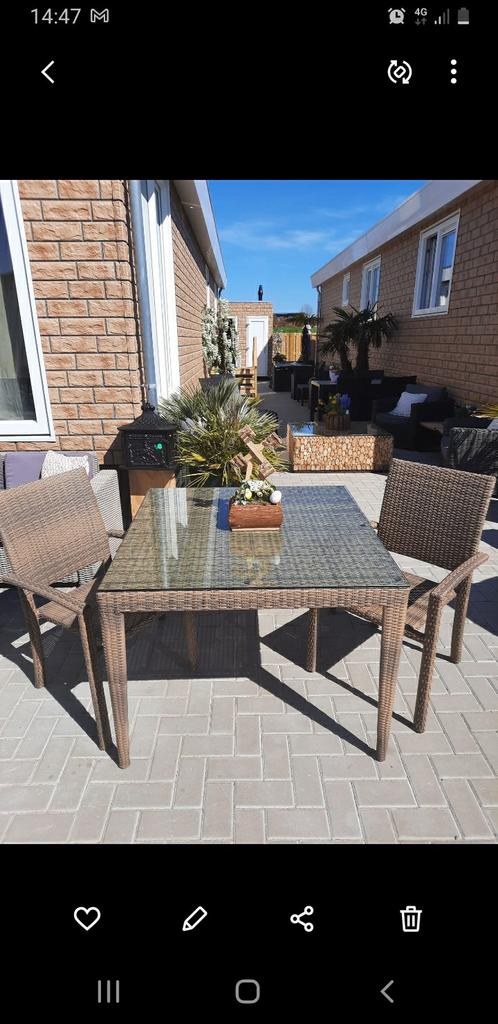 Mooie tuintafel met 2 stoelen glasplaat tafel is meter bij m, Ophalen of Verzenden, Zo goed als nieuw, Aluminium