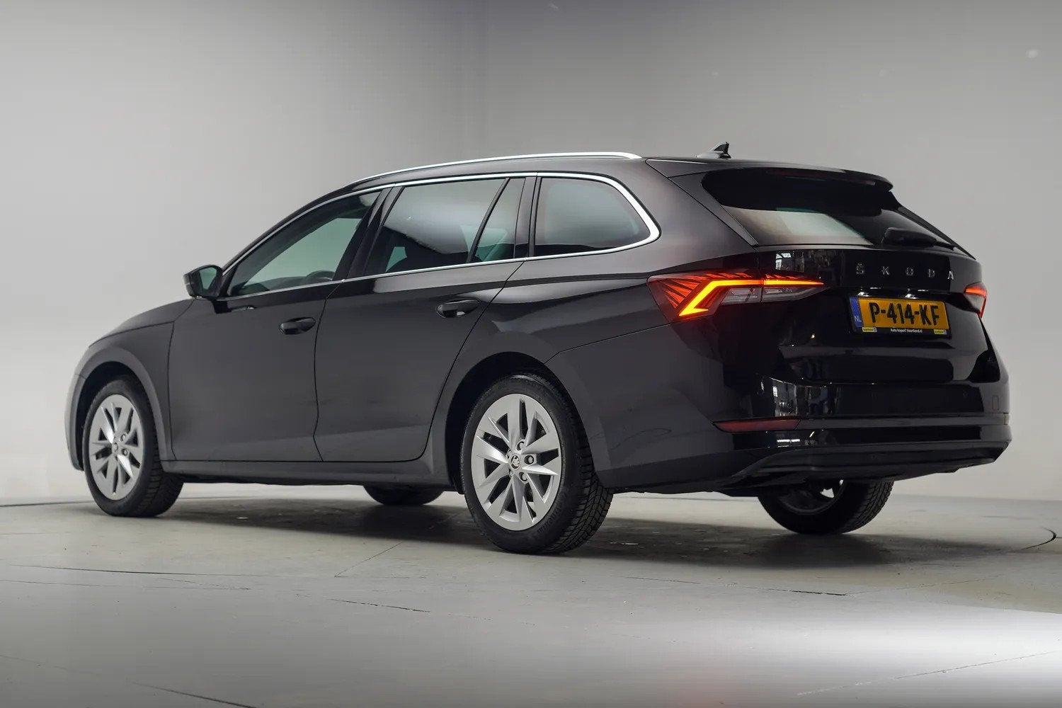 Skoda Octavia COMBI 1.0 TSI 110pk Business Edition Plus [ LE, Voorwielaandrijving, Gebruikt, Zwart, 19 km/l