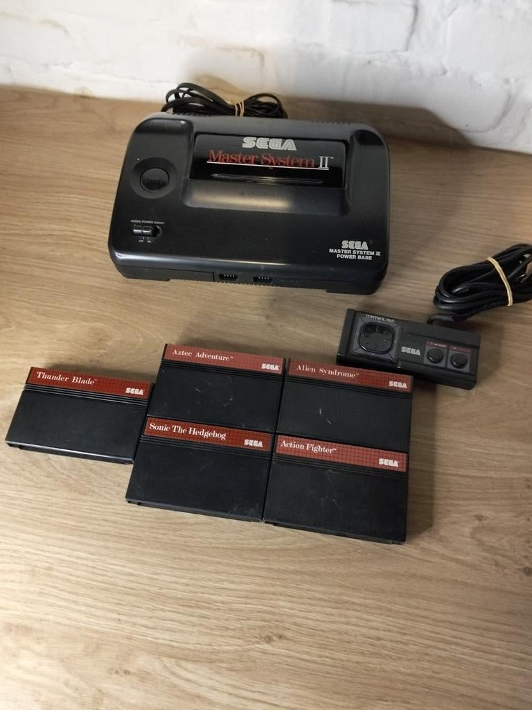Sega Master System II met 5 games en controller, Spelcomputers en Games, Spelcomputers | Sega, Master System, Ophalen of Verzenden