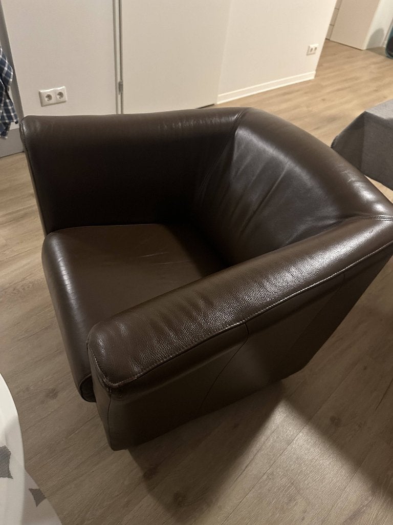 Two Dark Brown Tub Chairs (Clubfauteuils) - €40 each, Ophalen