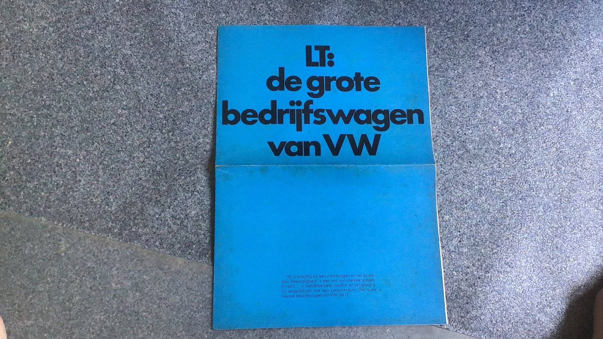 VOLKSWAGEN LT FOLDER 1975  ECHT OUDJE DUS, Boeken, Auto's | Folders en Tijdschriften, Ophalen of Verzenden, Zo goed als nieuw