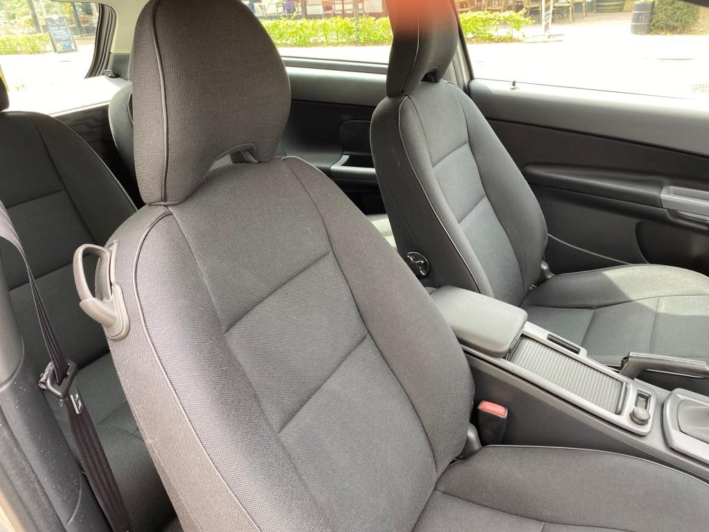 Volvo C30 2.0 143PK / AIRCO-ECC / ELEK. RAMEN / RADIO-CD / B, Gebruikt, Electronic Stability Program (ESP), 4 stoelen, Origineel Nederlands