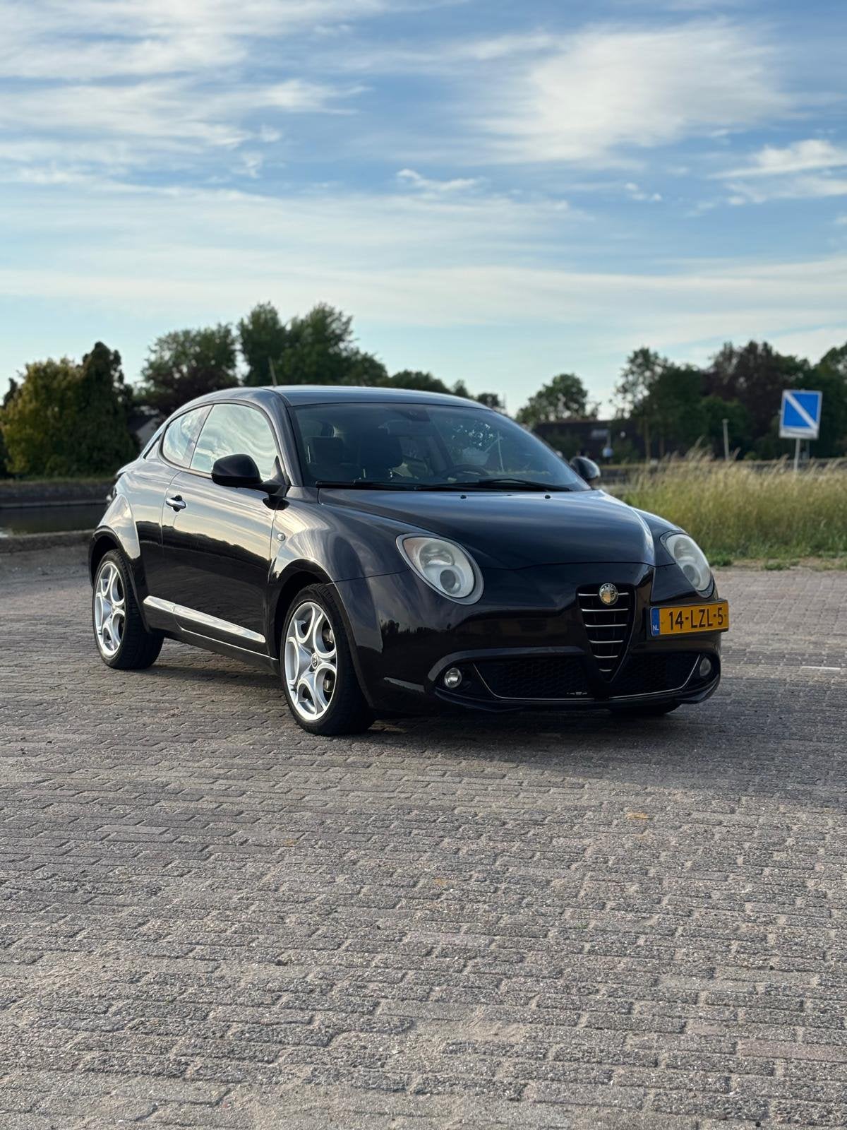 Alfa Romeo MiTo 1.4 16V 77KW Multi AIR 2010 Zwart, Auto's, Voorwielaandrijving, Zwart, 4 cilinders, Origineel Nederlands