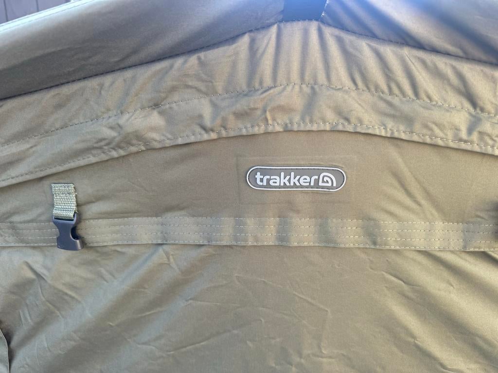 Trakker Brolly 100 Aquatexx - Zeer goede staat, Watersport en Boten, Hengelsport | Karpervissen, Ophalen, Zo goed als nieuw