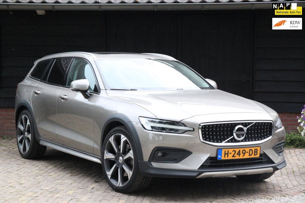 Volvo V60 Cross Country 2.0 D4 AWD Intro Edition Panorama-El, Auto's, Volvo, Automaat, Gebruikt, Diesel, Vierwielaandrijving