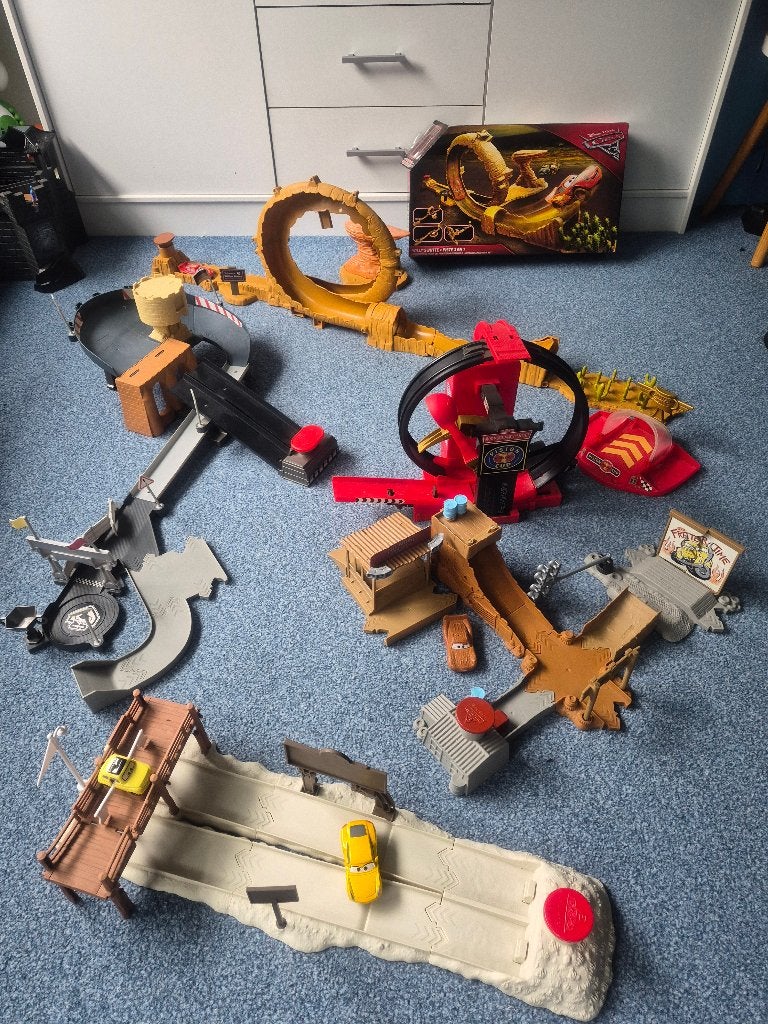 Disney Cars diverse speelsets / stuntbanen, Ophalen of Verzenden, Gebruikt