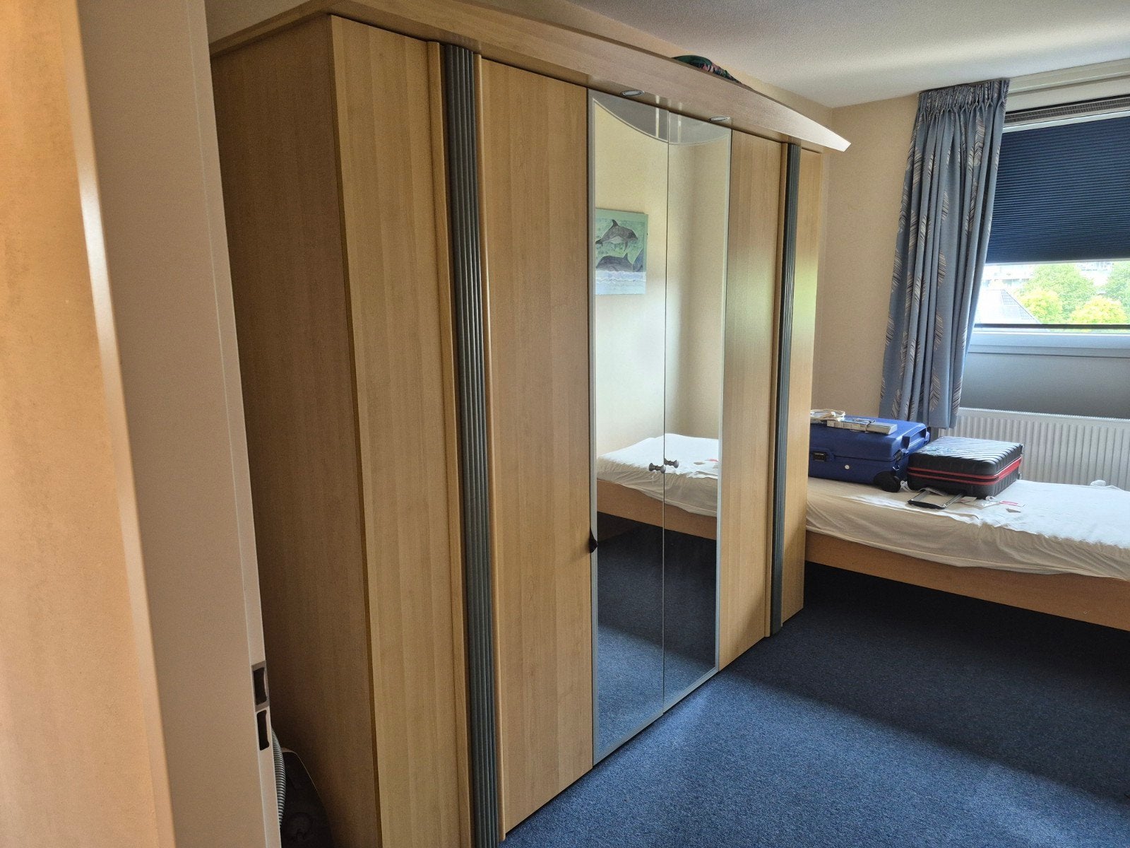Grote kast inclusief achterzijde bed met nachtkastjes, Ophalen, Gebruikt, 200 cm of meer, Met plank(en)