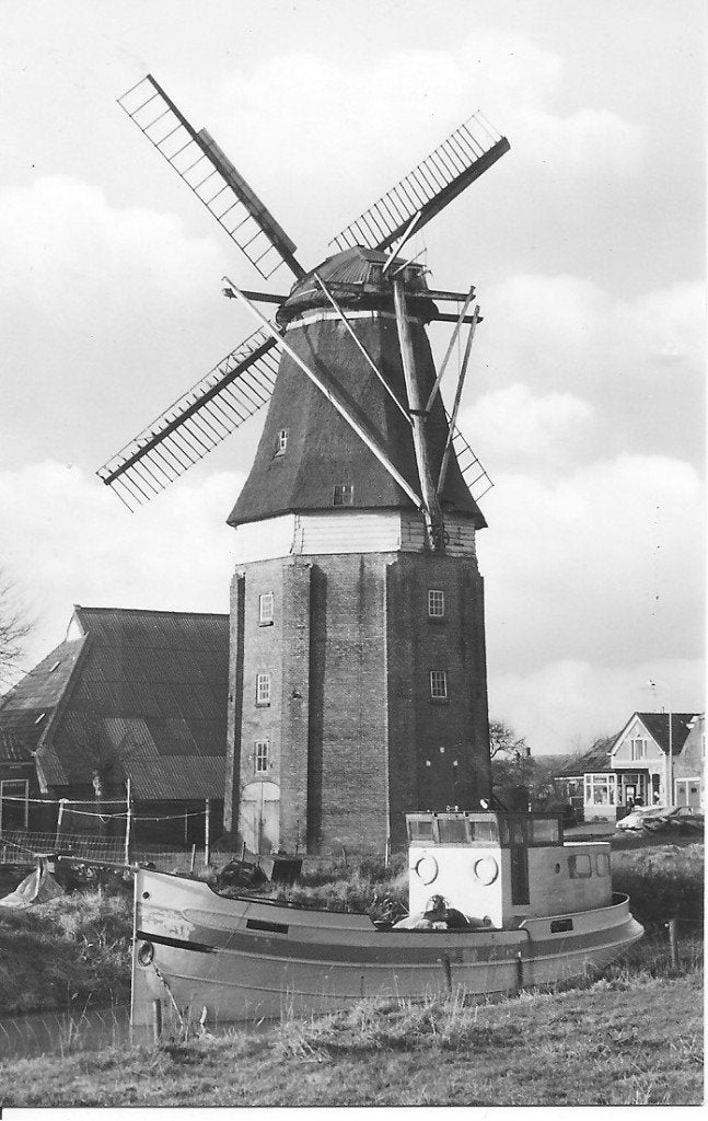 Korenmolen "Groote Geert" Kantens - Foto Nov. 1973, Ophalen of Verzenden, 1960 tot 1980, Gelopen, Groningen
