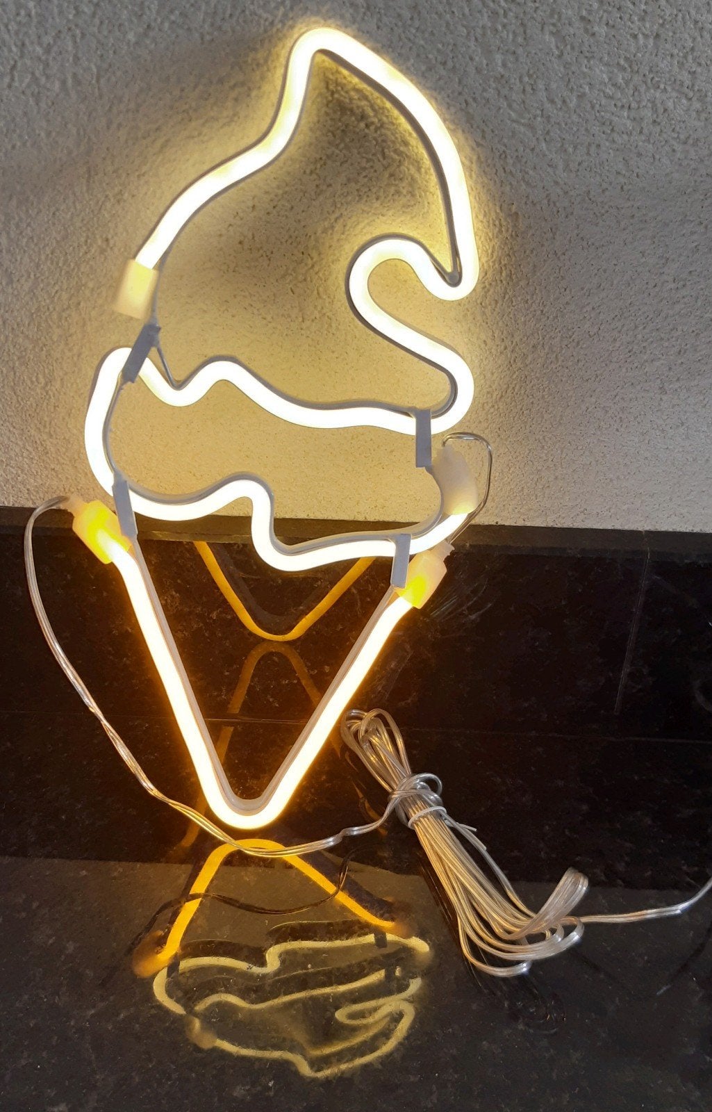 Neon verlichting ijsje LED decoratie wit/geel- Delight, Ophalen of Verzenden, Nieuw