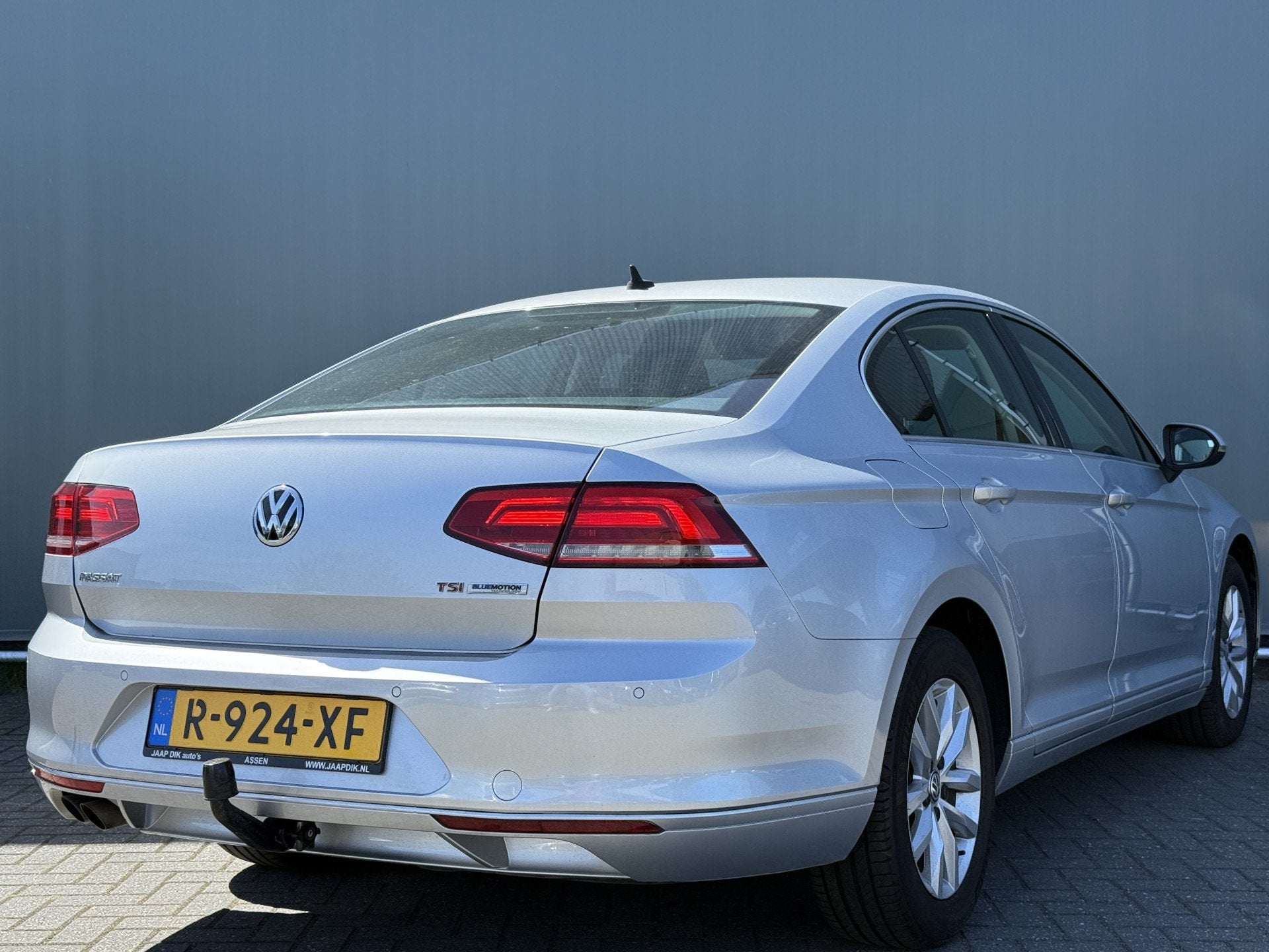 Volkswagen Passat BWJ 2017 | 1.8TSI 180PK Highline AUTOMAAT, Auto's, 4 cilinders, 179 pk, Navigatiesysteem, Sedan