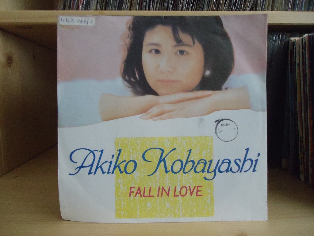 7" Single Akiko Kobayashi - Fall In Love / End Of Summer, Gebruikt, 7 inch, Ophalen of Verzenden, Pop