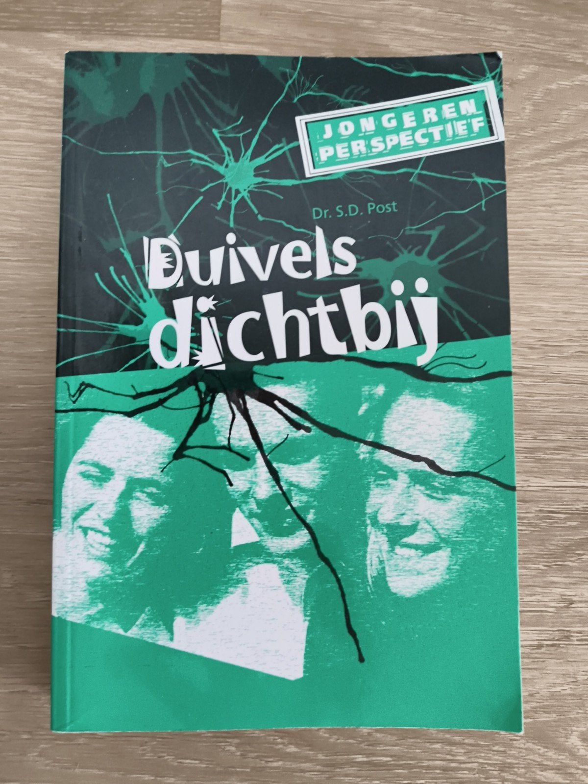 Boek Duivels dichtbij door S.D. Post, Ophalen of Verzenden, Gelezen