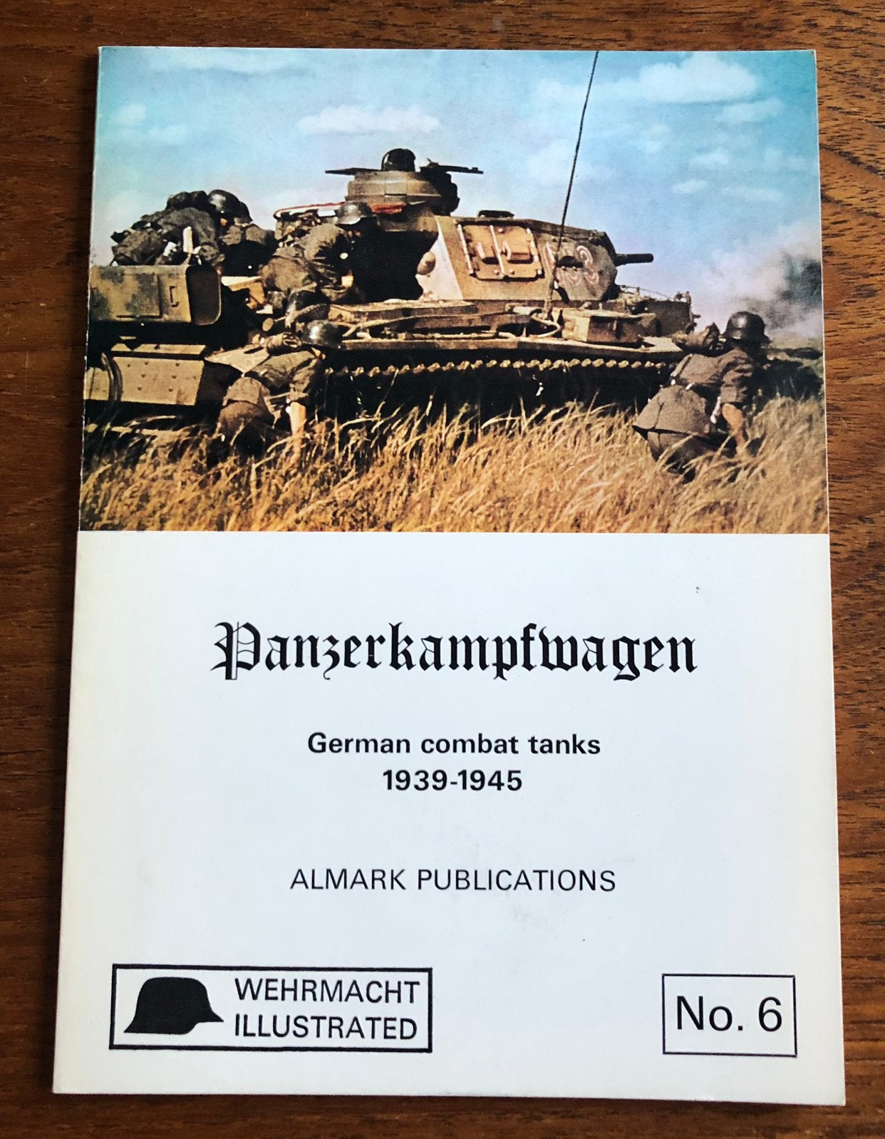 Duitse Panzerkampfwagen (German Combat Tanks 1939-1945), Ophalen of Verzenden, Tweede Wereldoorlog, Zo goed als nieuw, Landmacht