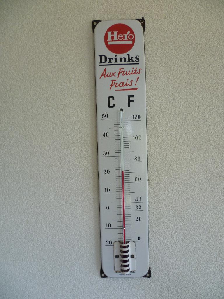 EMAILLE RECLAME THERMOMETER"HERO DRINKS FRUITS FRAIS"1963, Verzamelen, Merken en Reclamevoorwerpen, Gebruikt, Reclamebord, Ophalen of Verzenden