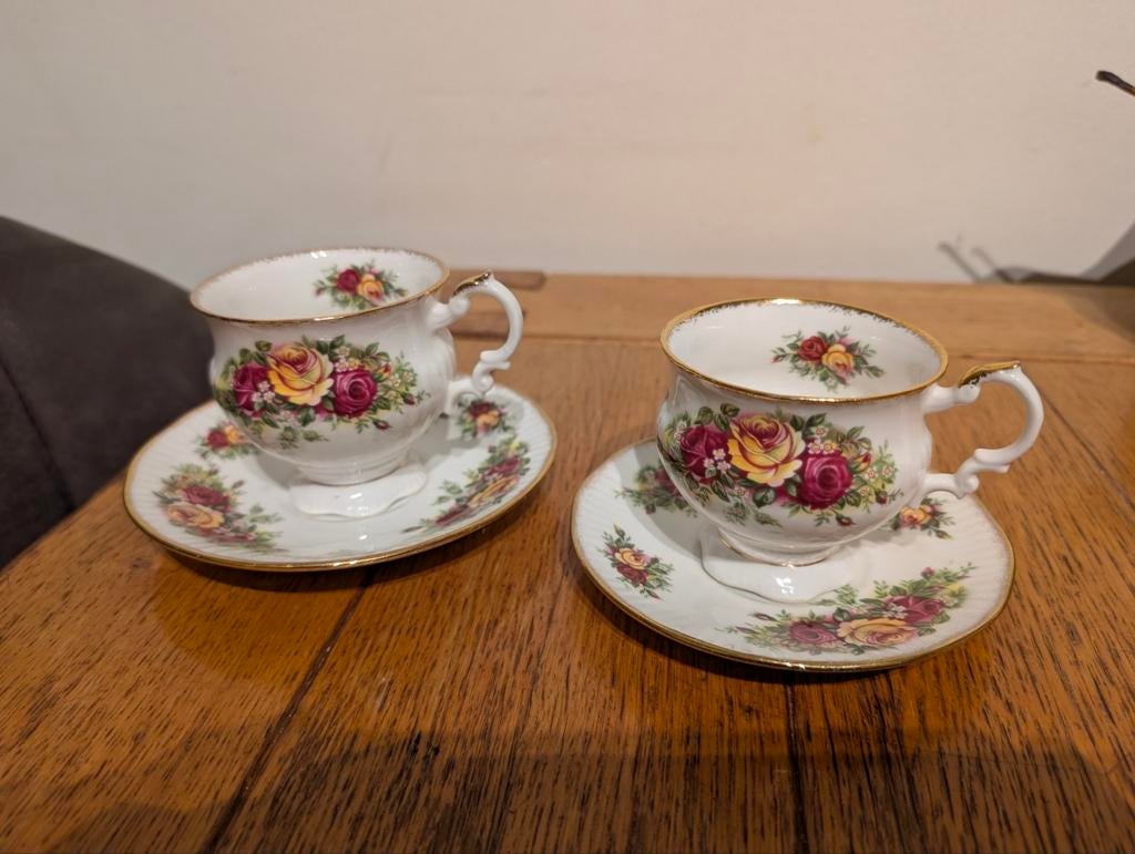Set kop en schotels Elizabethan Staffordshire, Antiek en Kunst, Antiek | Servies los, Ophalen of Verzenden