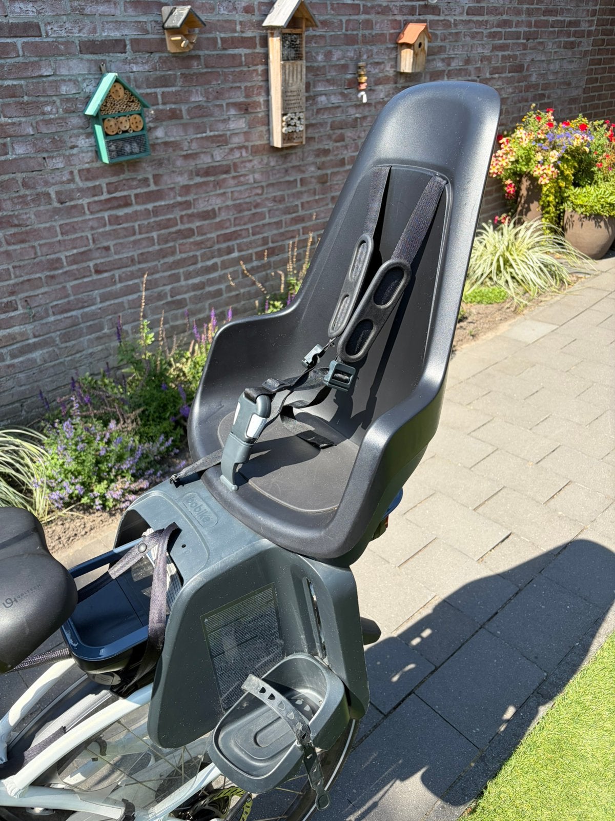 Fietsstoeltje van BoBike met twee adapters, Fietsen en Brommers, Ophalen, Zo goed als nieuw, Achterzitje, Voetsteuntjes