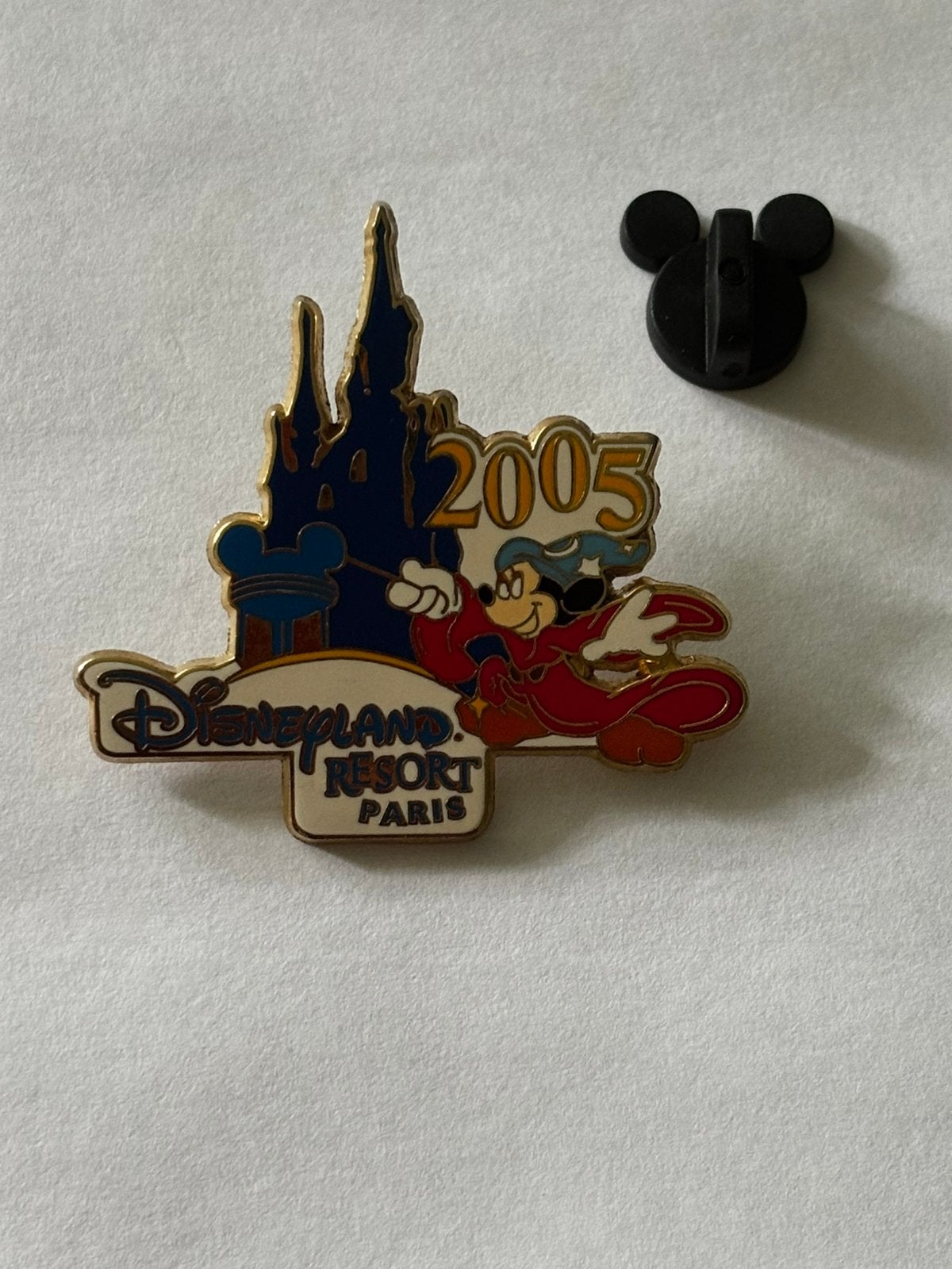 Disney pin Disneyland Parijs 2005, Verzamelen, Disney, Ophalen of Verzenden, Overige figuren, Zo goed als nieuw