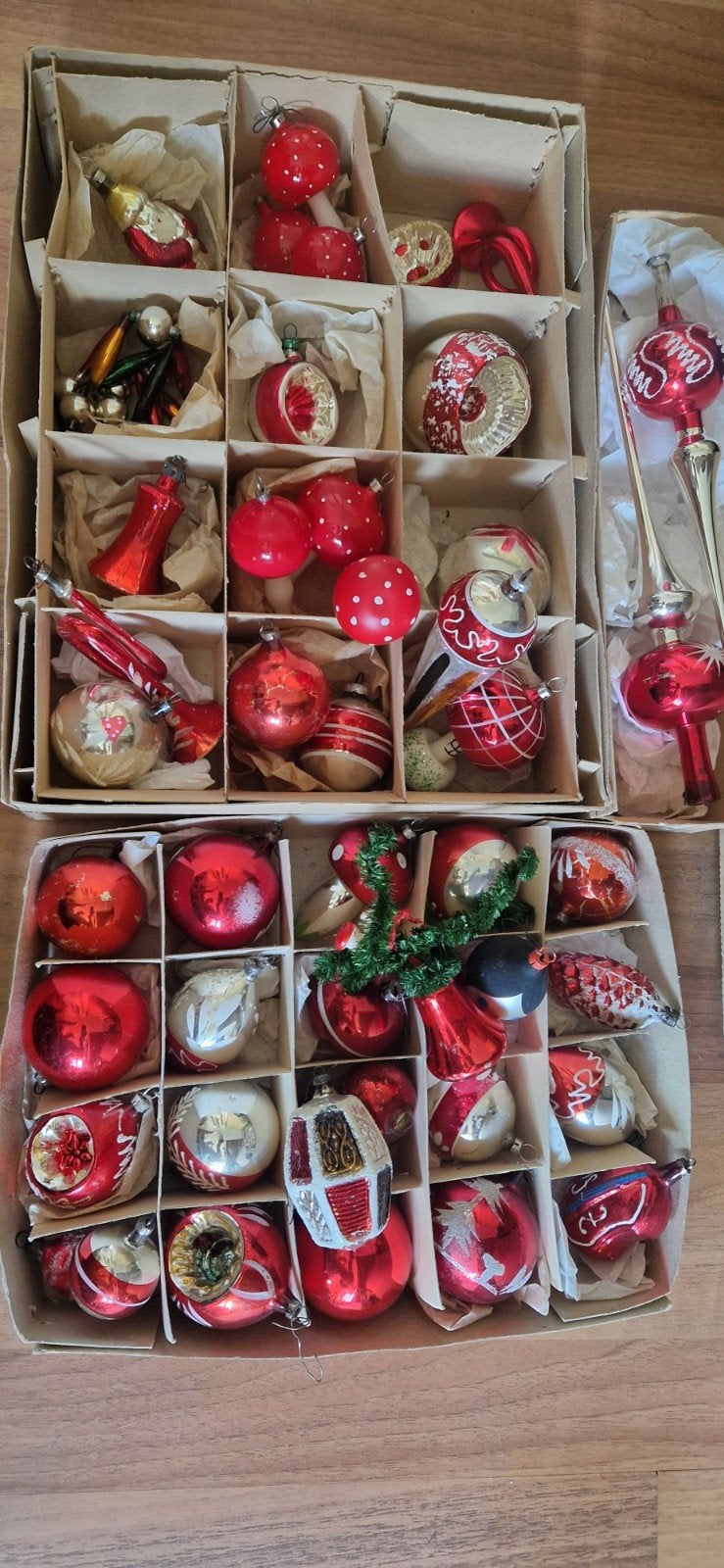 Lot van 46 oude rode kerstballen,pieken,figuur/deukballen, Diversen, Kerst, Ophalen of Verzenden, Gebruikt