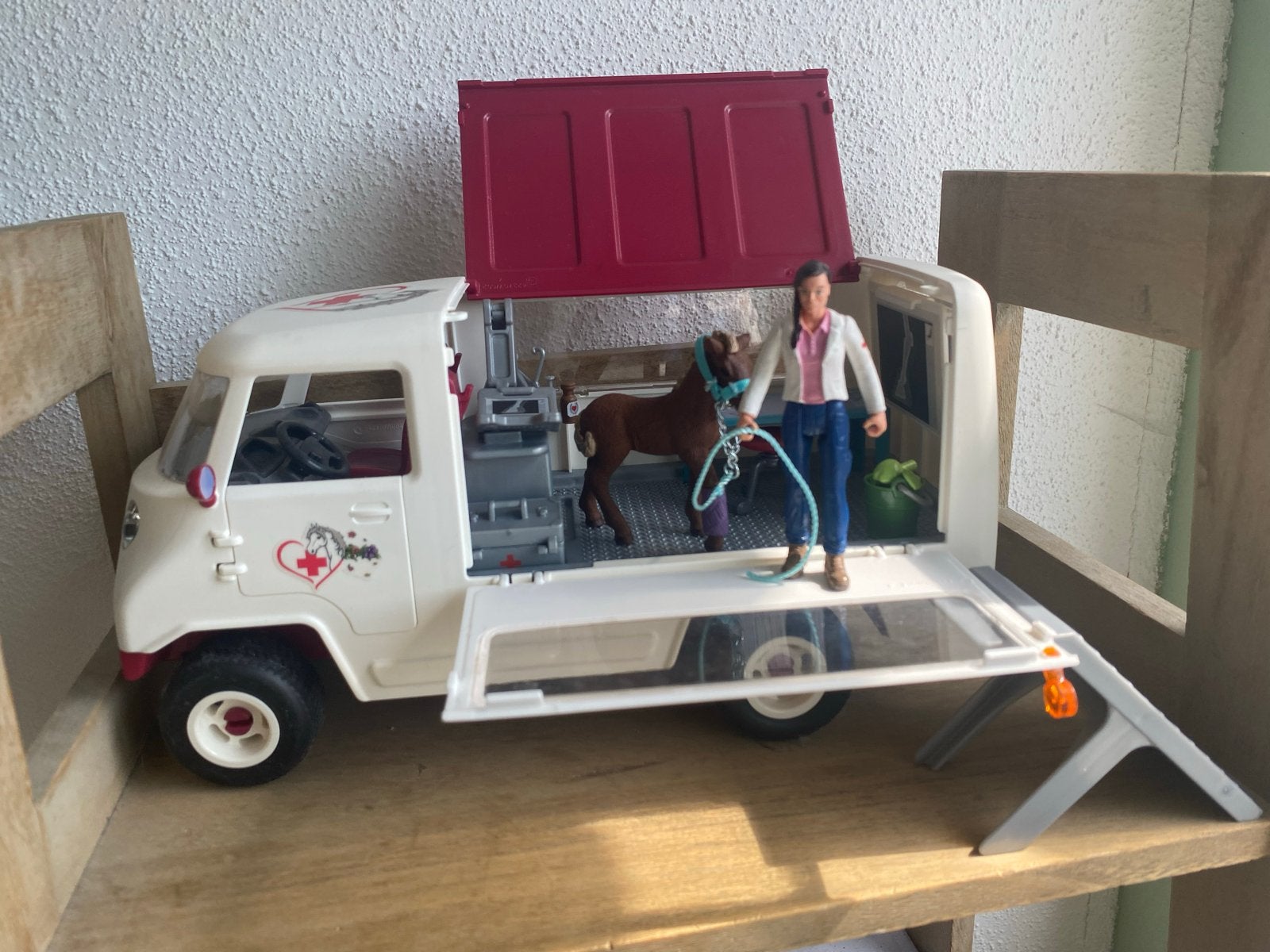Schleich Dierenarts Bus met IJslander Veulen, Ophalen, Zo goed als nieuw, Jongen of Meisje