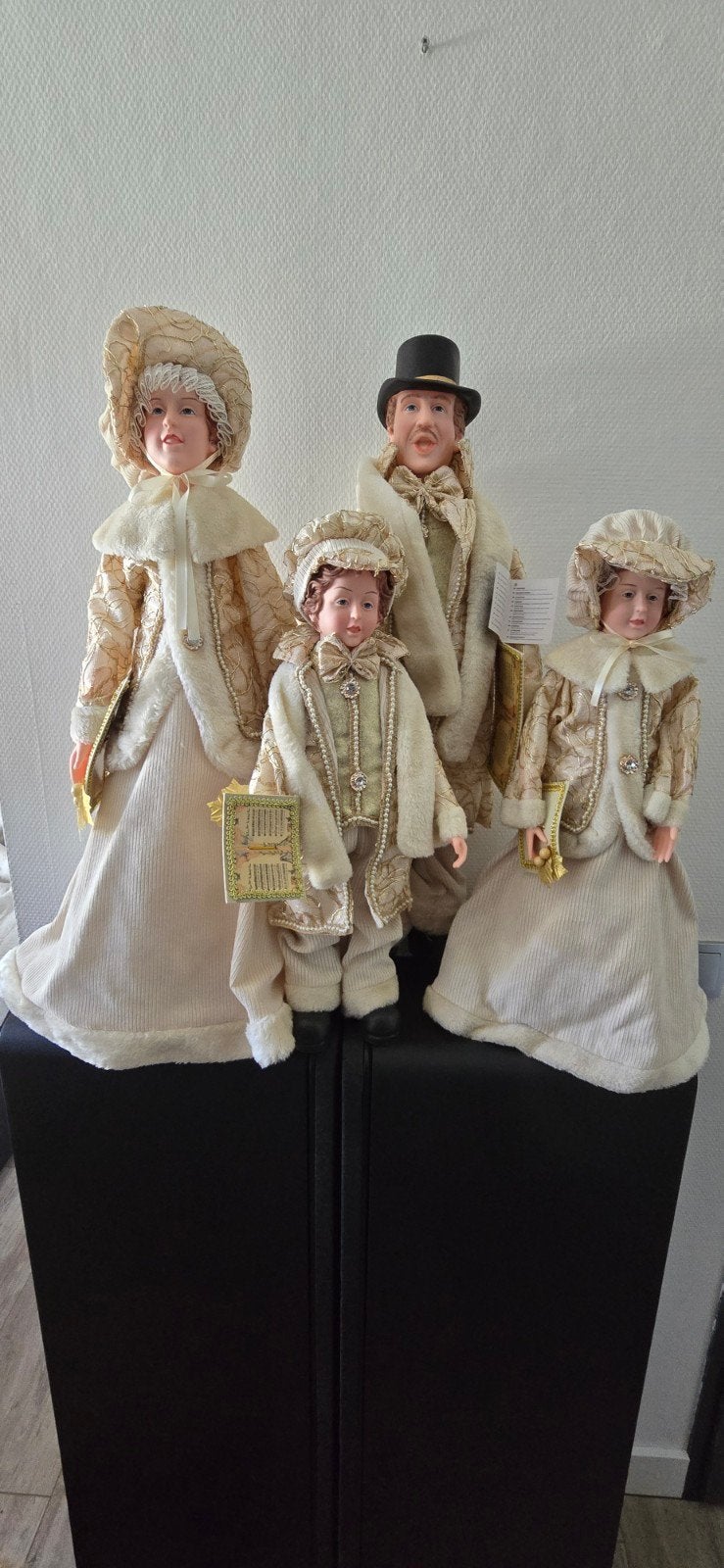 4-delige Victoriaanse kerstzangersset, Ophalen of Verzenden, Zo goed als nieuw