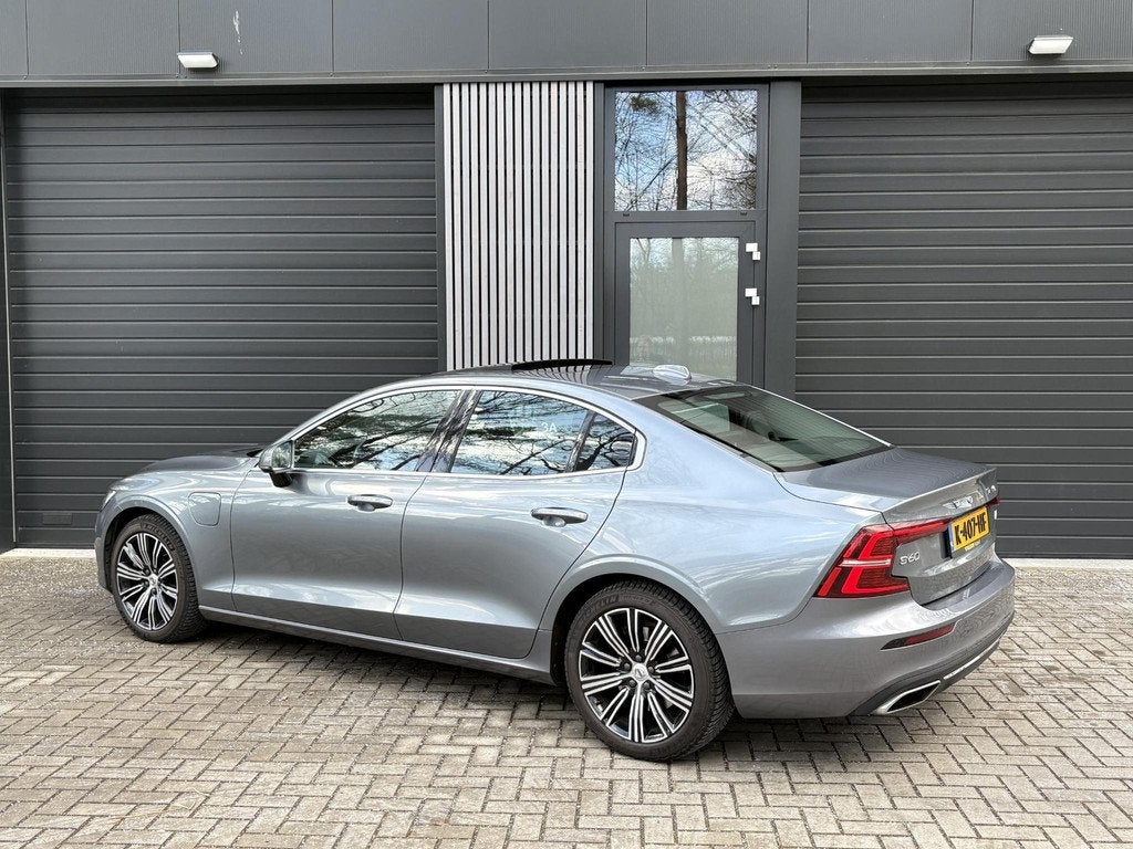 Volvo S60 2.0 Recharge T6 AWD R-Design BTW, Gebruikt, Euro 6, 4 cilinders, Vierwielaandrijving