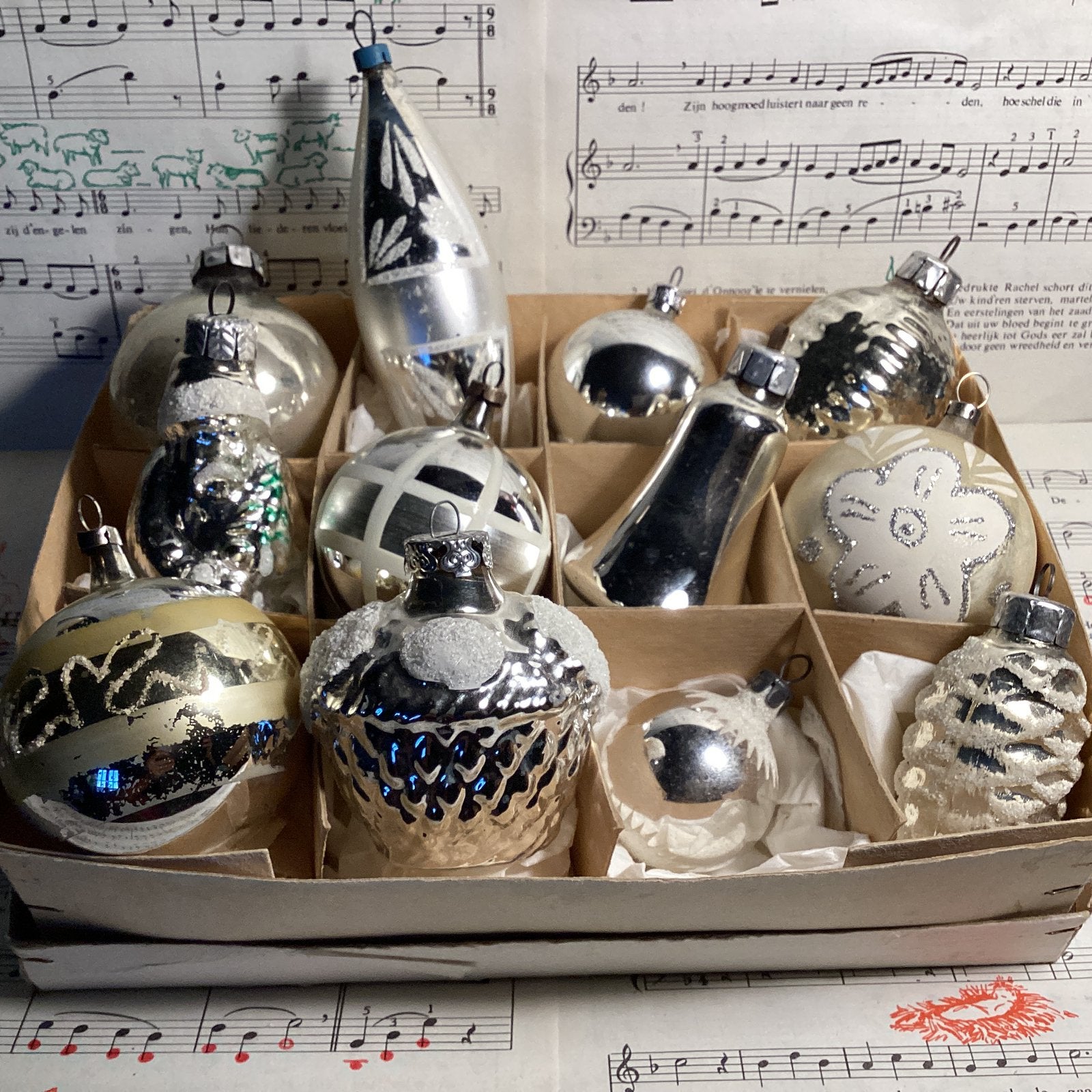 Oude kerstbal,ansichtkaart,verlichting,boeken,Puurnostalgie!, Ophalen of Verzenden, Gebruikt