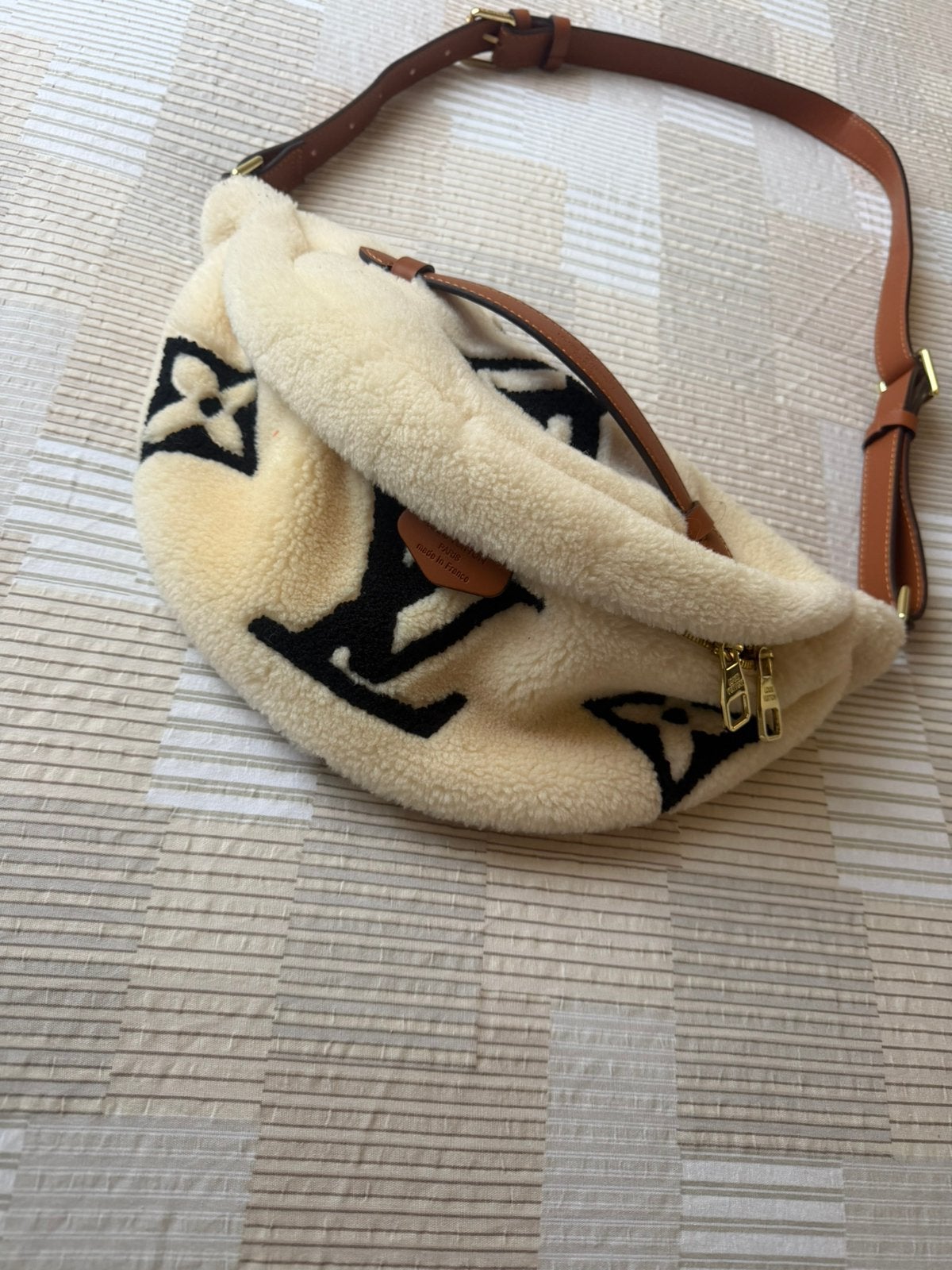 Louis Vuitton teddy tas crossbody, Ophalen of Verzenden, Zo goed als nieuw, Bruin, Schoudertasje