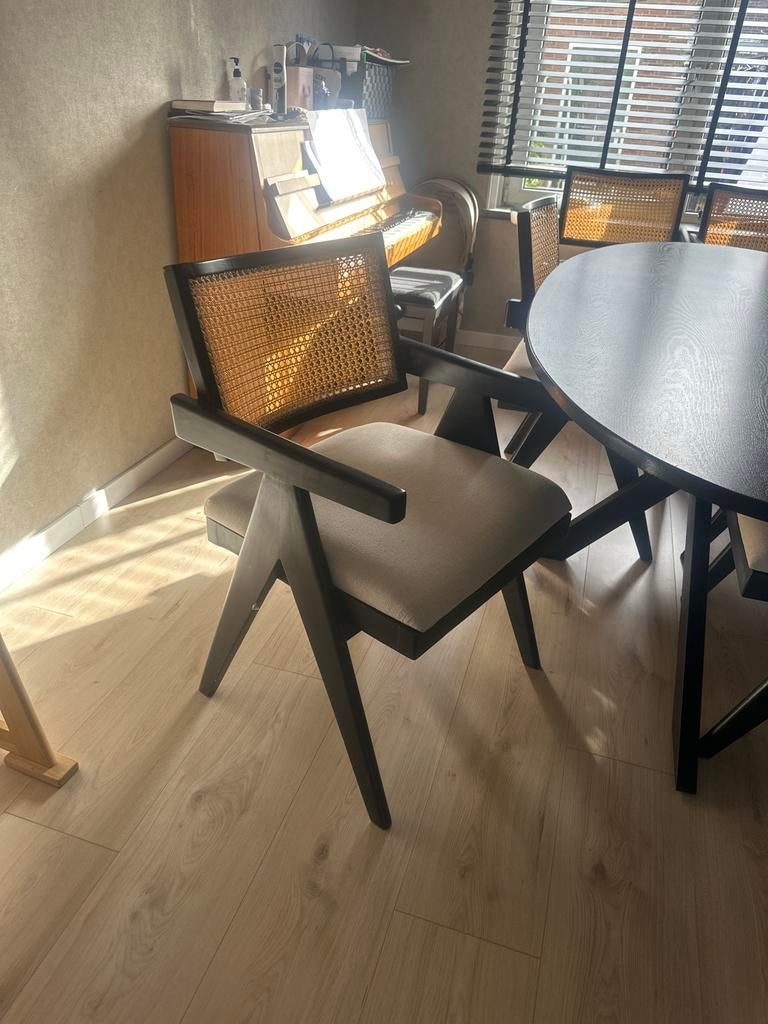 Zwarte eettafel met 6 stoelen - Zo goed als nieuw, 100 tot 150 cm, Ophalen of Verzenden, Zo goed als nieuw, Vijf personen of meer