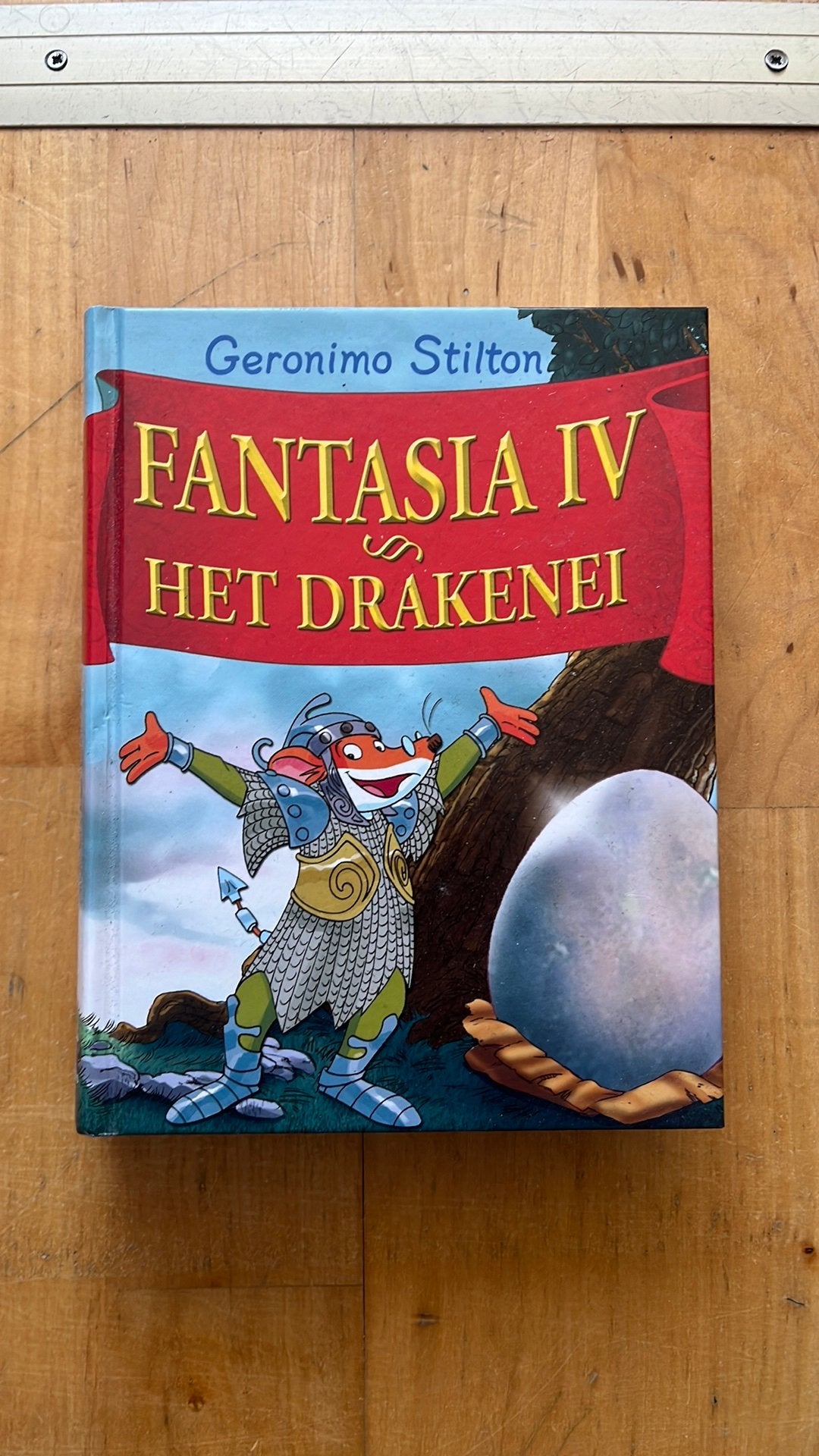 Fantasia 4: het drakenei, Ophalen of Verzenden, Gelezen, Fictie algemeen