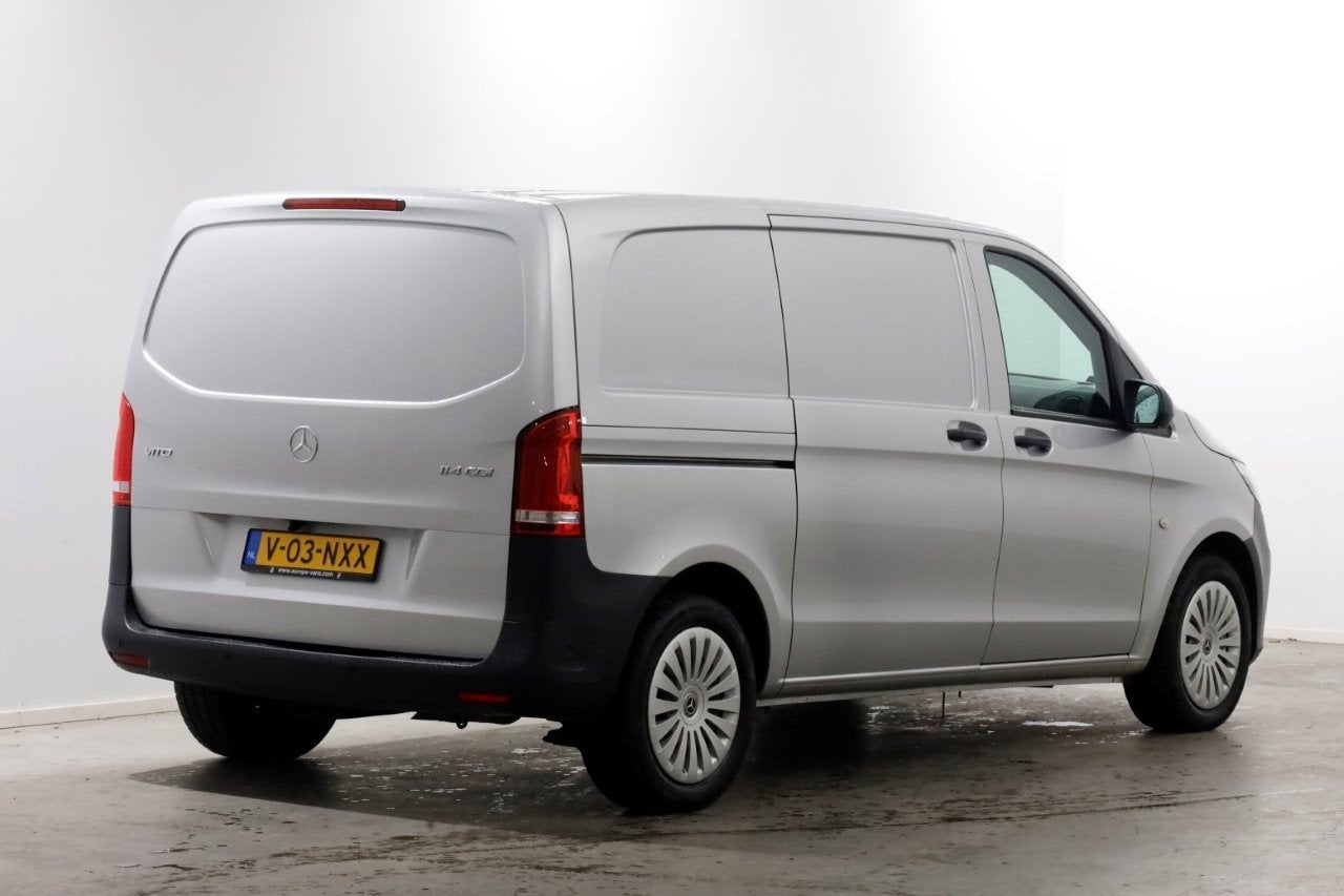 Mercedes-Benz Vito 114 CDI 136pk Compact 9G Automaat 2x Schu, Dealer onderhouden, Gebruikt, 4 cilinders, 2000 kg