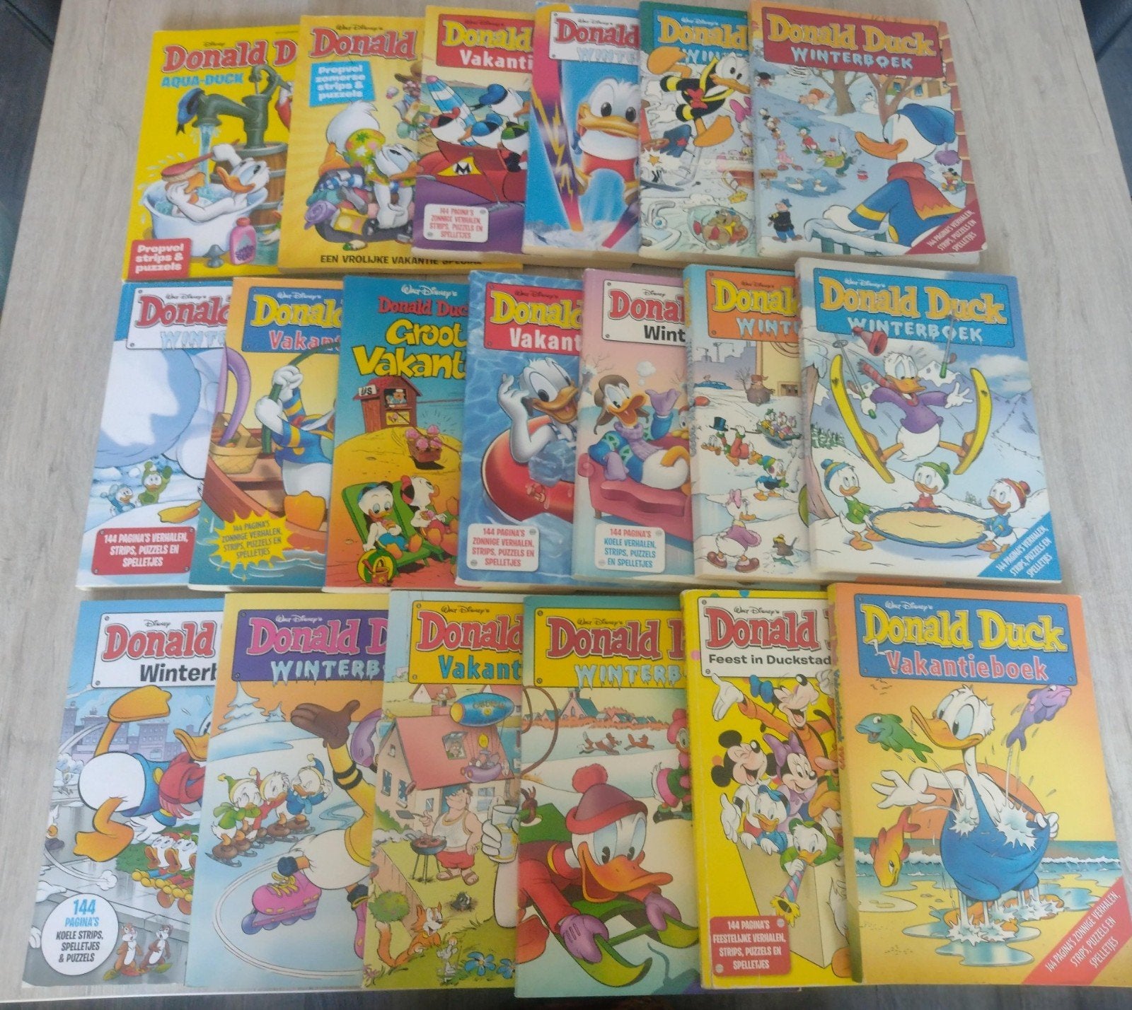 19 Donald Duck vakantie boeken, Boeken, Meerdere stripboeken, Ophalen, Gelezen