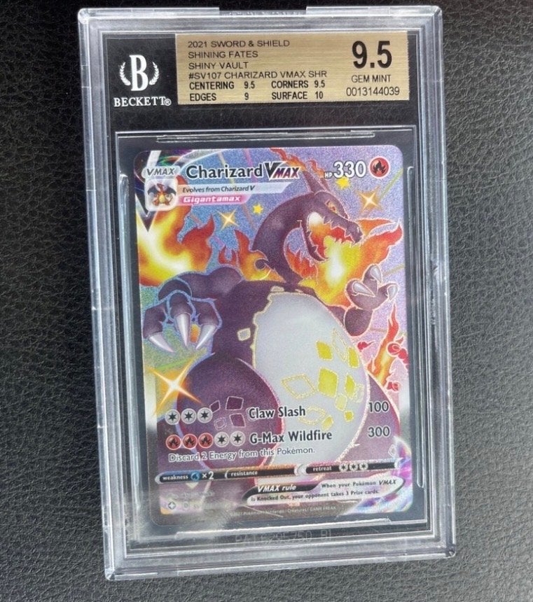 Pokémon Charizard VMAX SV107/SV122 Shining Fates Beckett 9.5, Hobby en Vrije tijd, Ophalen of Verzenden, Zo goed als nieuw, Losse kaart