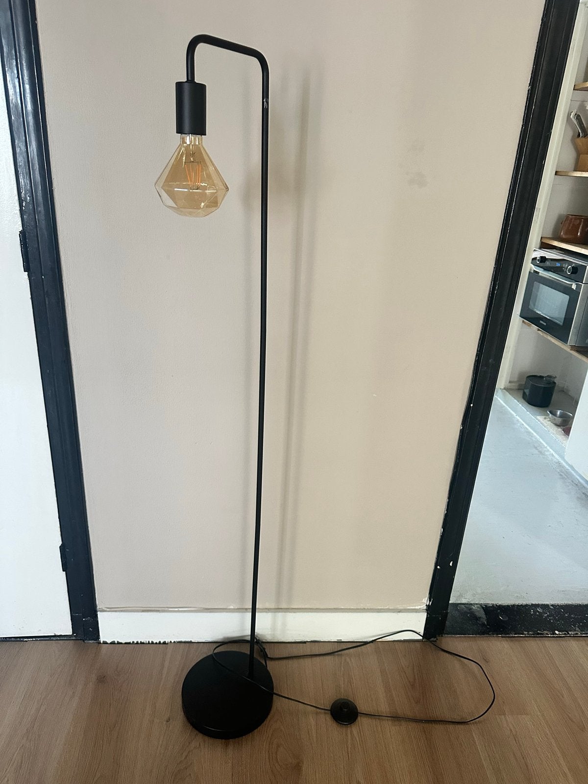 Zwarte staande lamp met diamanten gloeilamp, Ophalen, Gebruikt, Metaal, 150 tot 200 cm