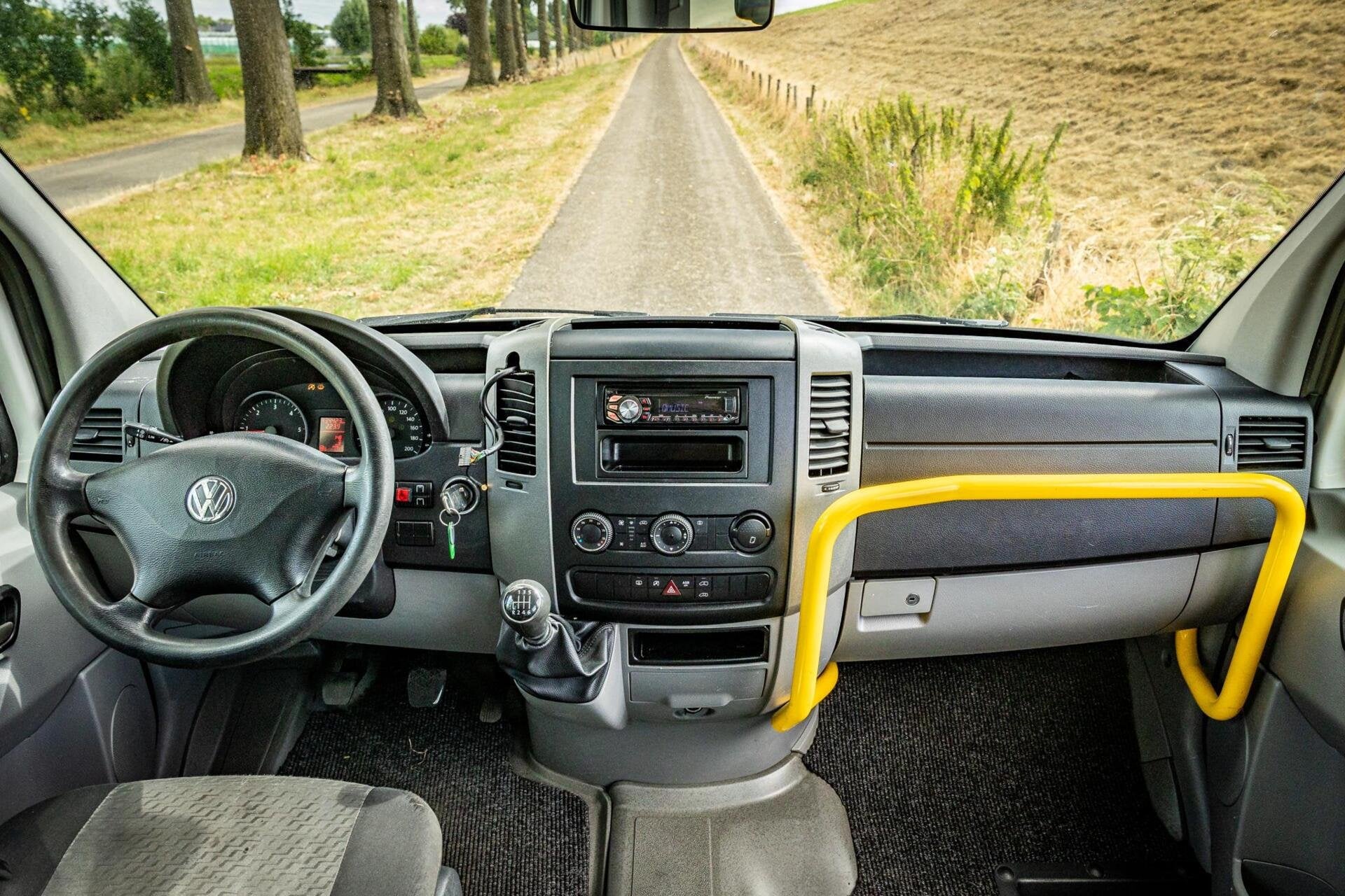 Volkswagen Crafter Combi 35 2.0 TDI L2H1|Rolstoelbus|9 pers, Gebruikt, Origineel Nederlands, Bedrijf, 9 stoelen