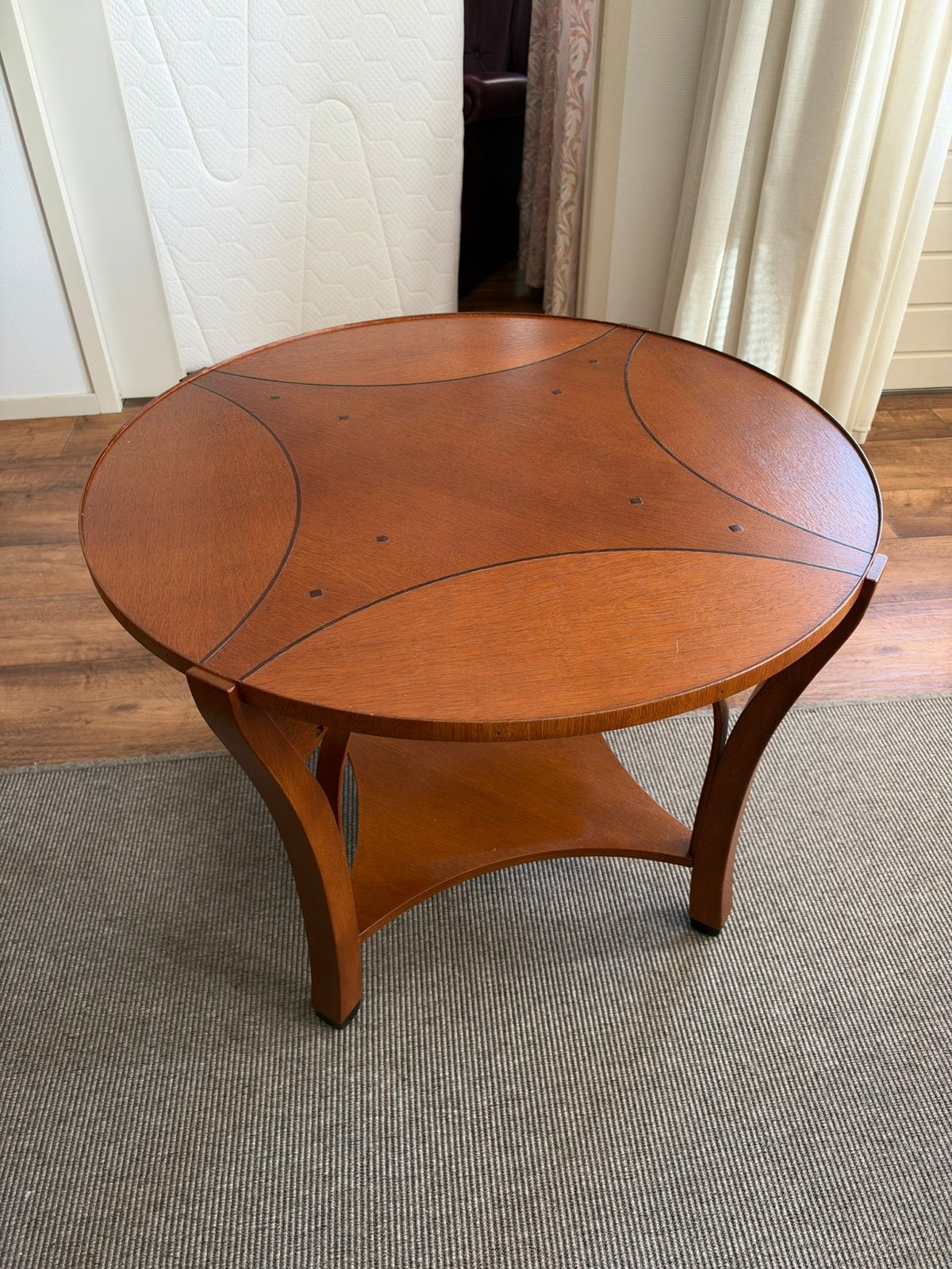 Bijzondere ronde eiken salontafel – Blokhuis Art Collection, Antiek en Kunst, Ophalen